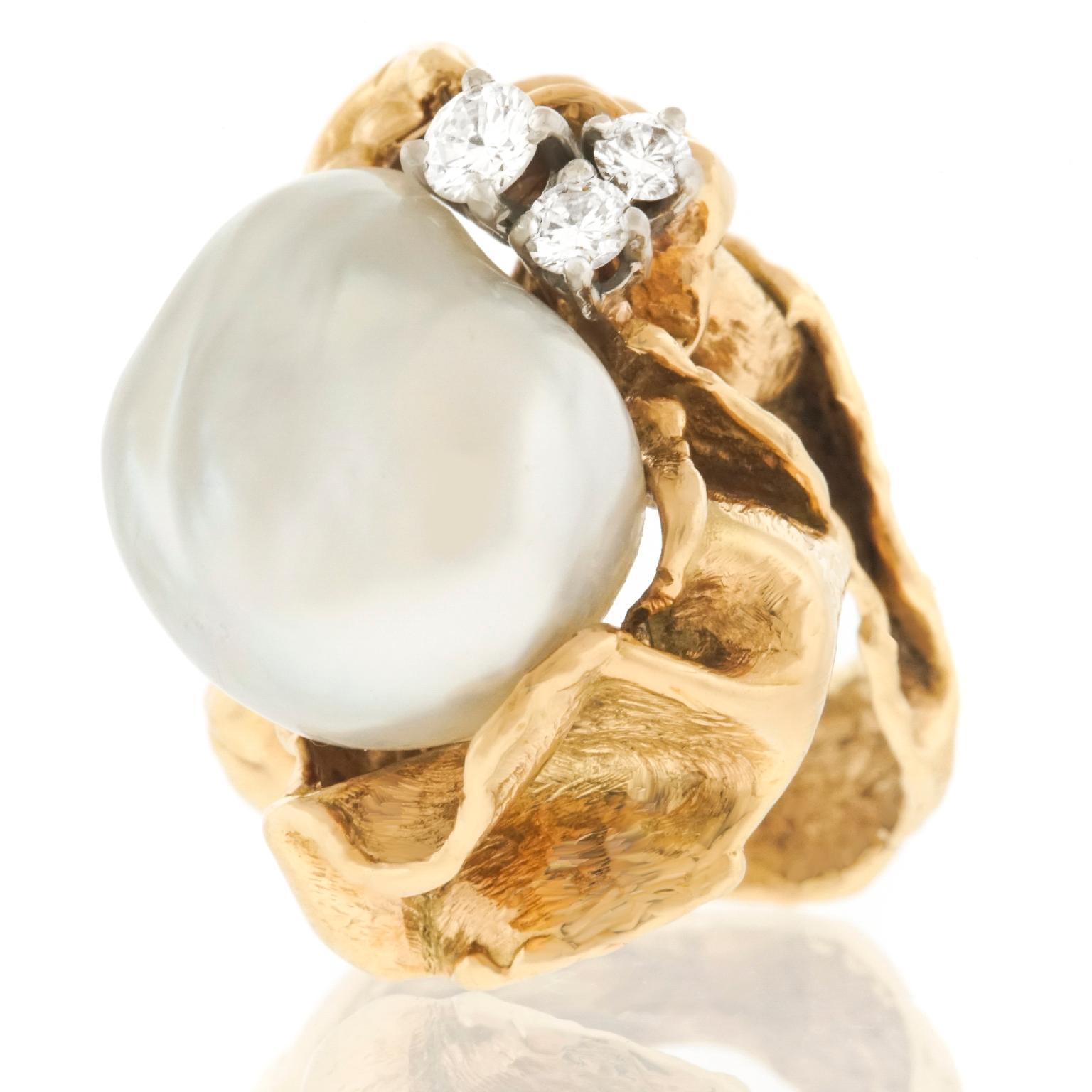Taille mixte Gilbert Albert Bague moderniste en or sertie de diamants et de perles en vente