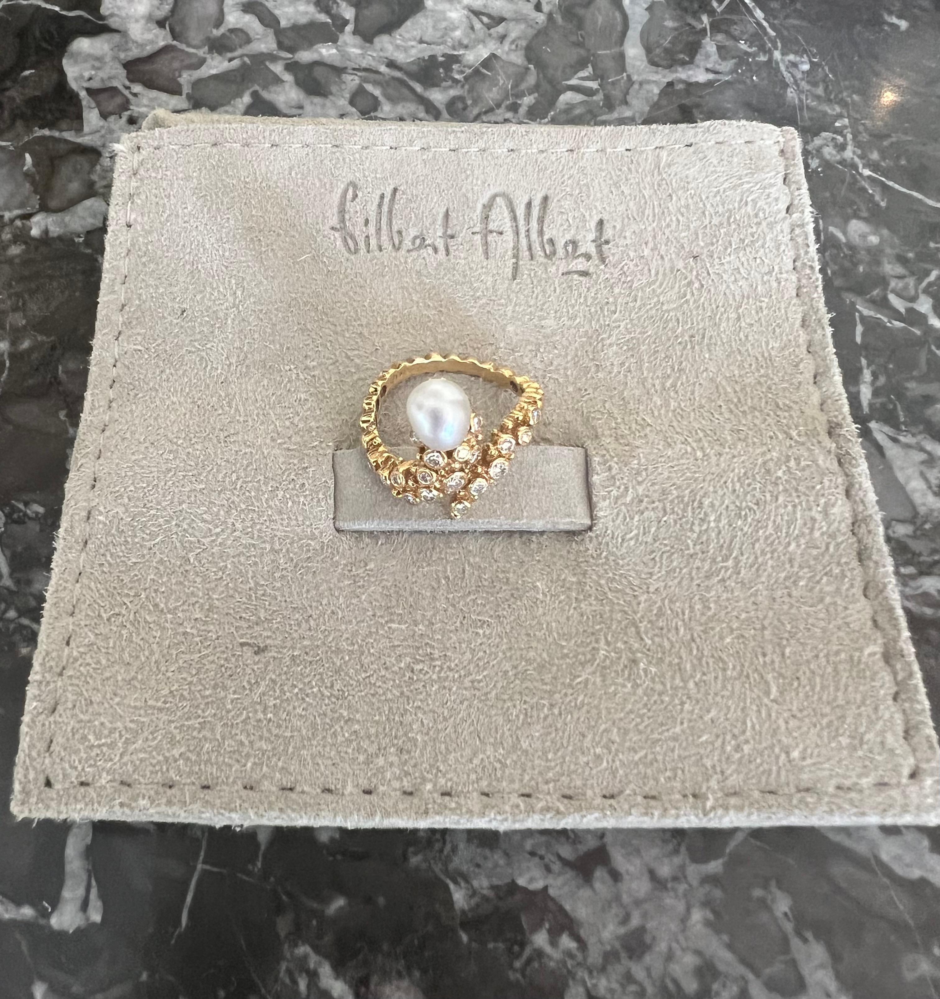 Taille mixte Gilbert Albert Bague serpent en or jaune 18 carats avec perles et diamants en vente