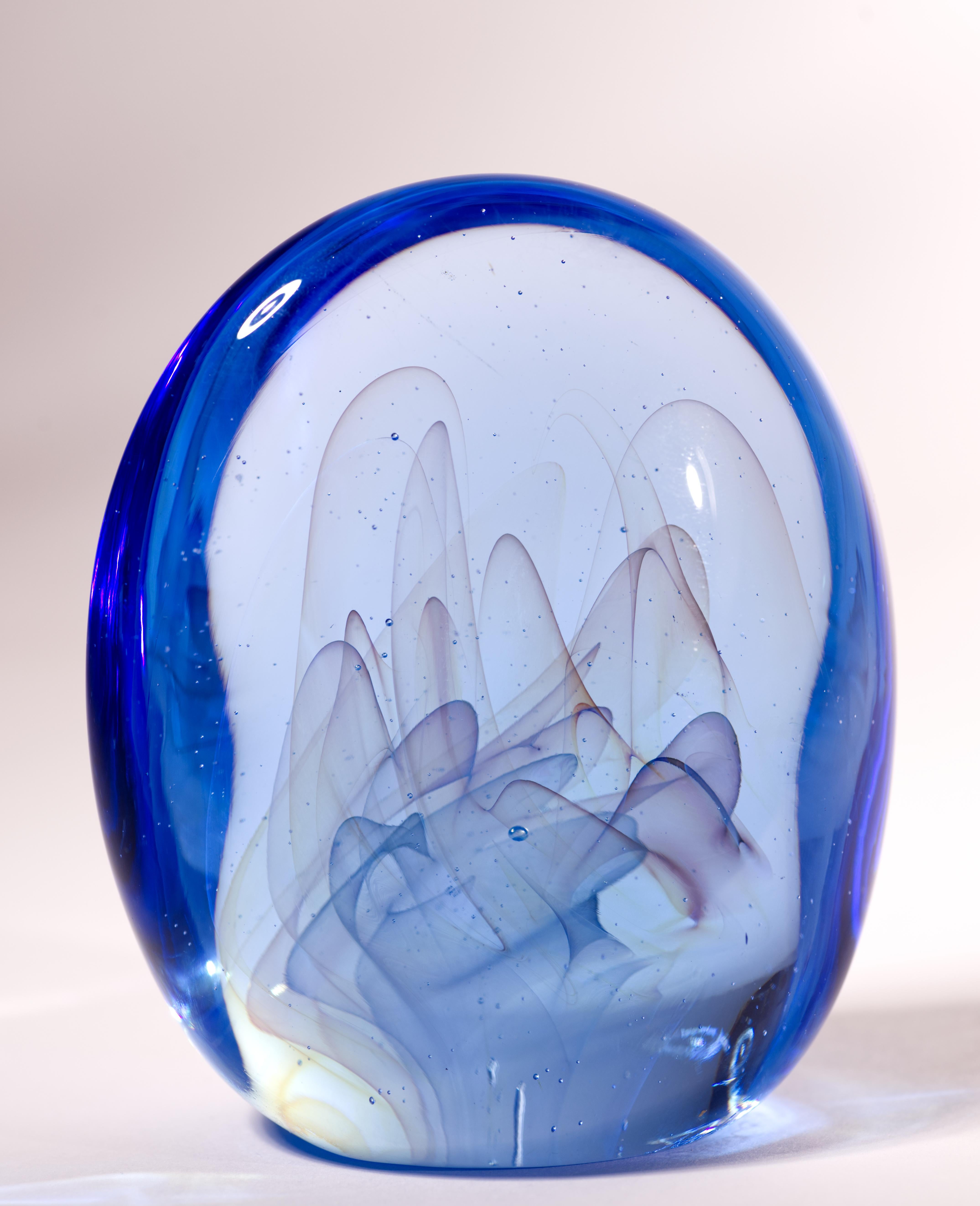 Sculpture ou presse-papiers en verre veiled Gilbert Johnson, Studio Art Glass en vente 2