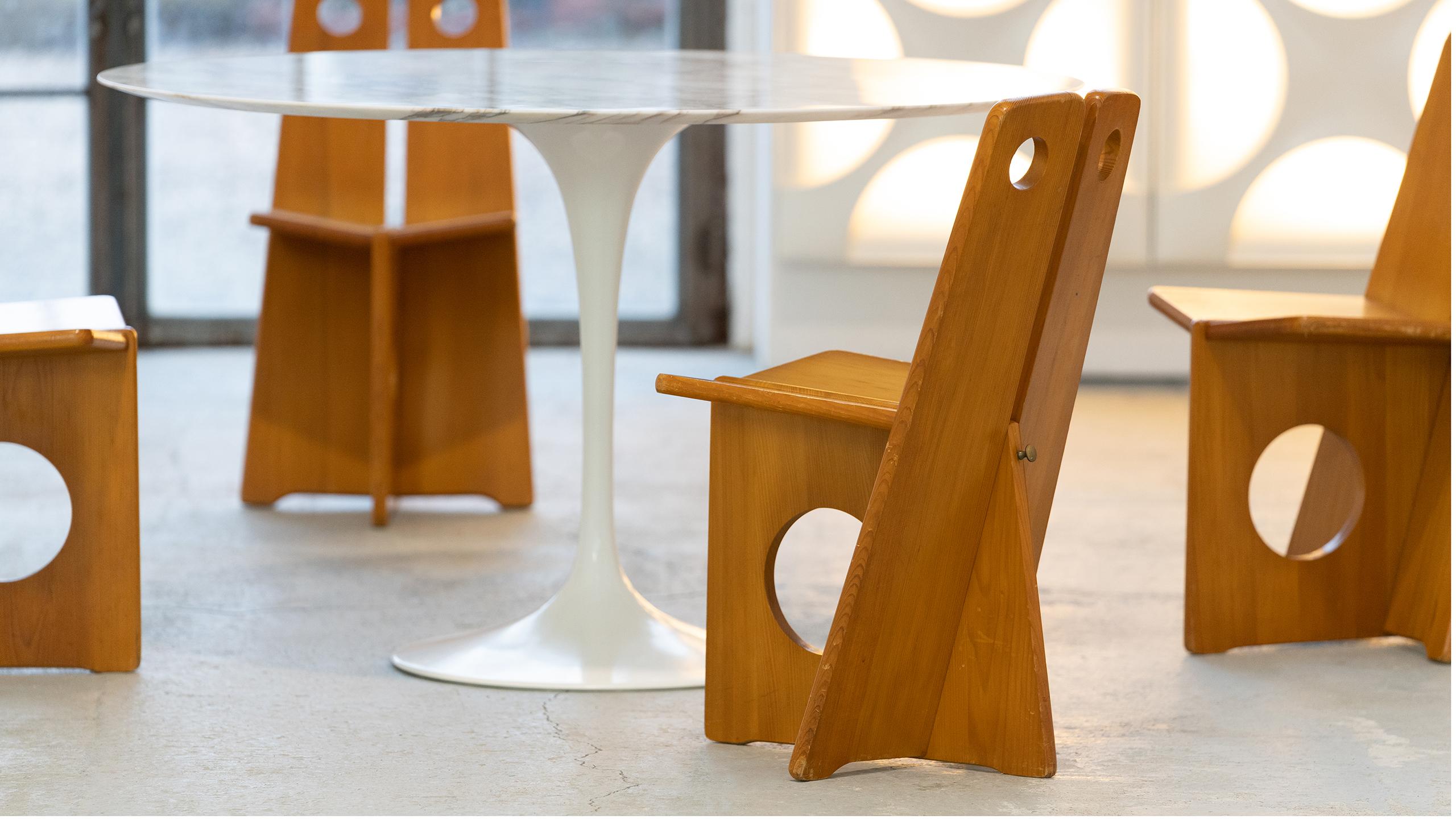 Gilbert Marklund, Dining Chair Set in Pine, 1970 by Furusnickarn AB, Sweden In Good Condition In Munster, NRW