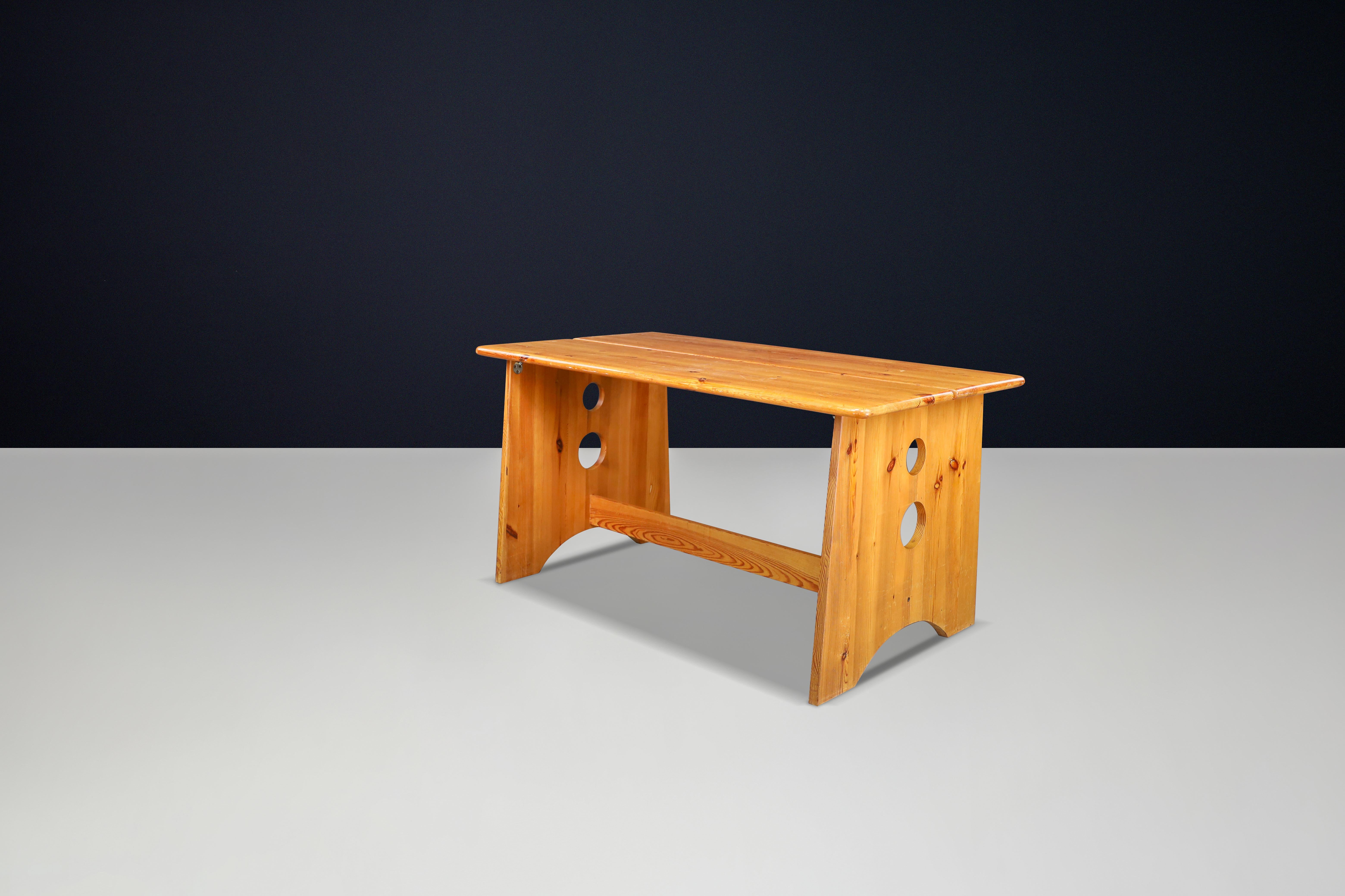 Gilbert Marklund Pine Table & Benches for Furusnickarn, Sweden, 1970s In Good Condition For Sale In Almelo, NL