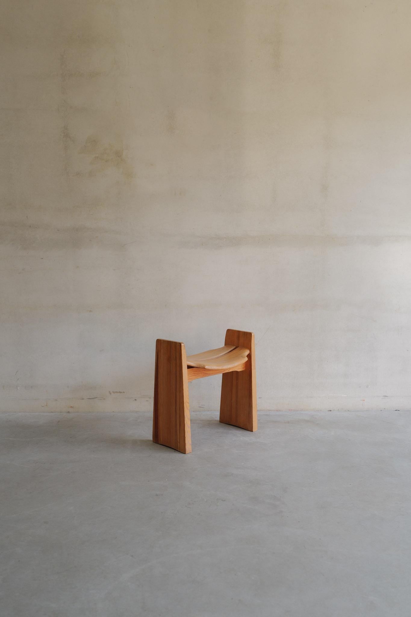 Hocker, Kiefer, Furusnickaren, Gilbert Marklund, Schweden, 1970er Jahre (Kiefernholz) im Angebot