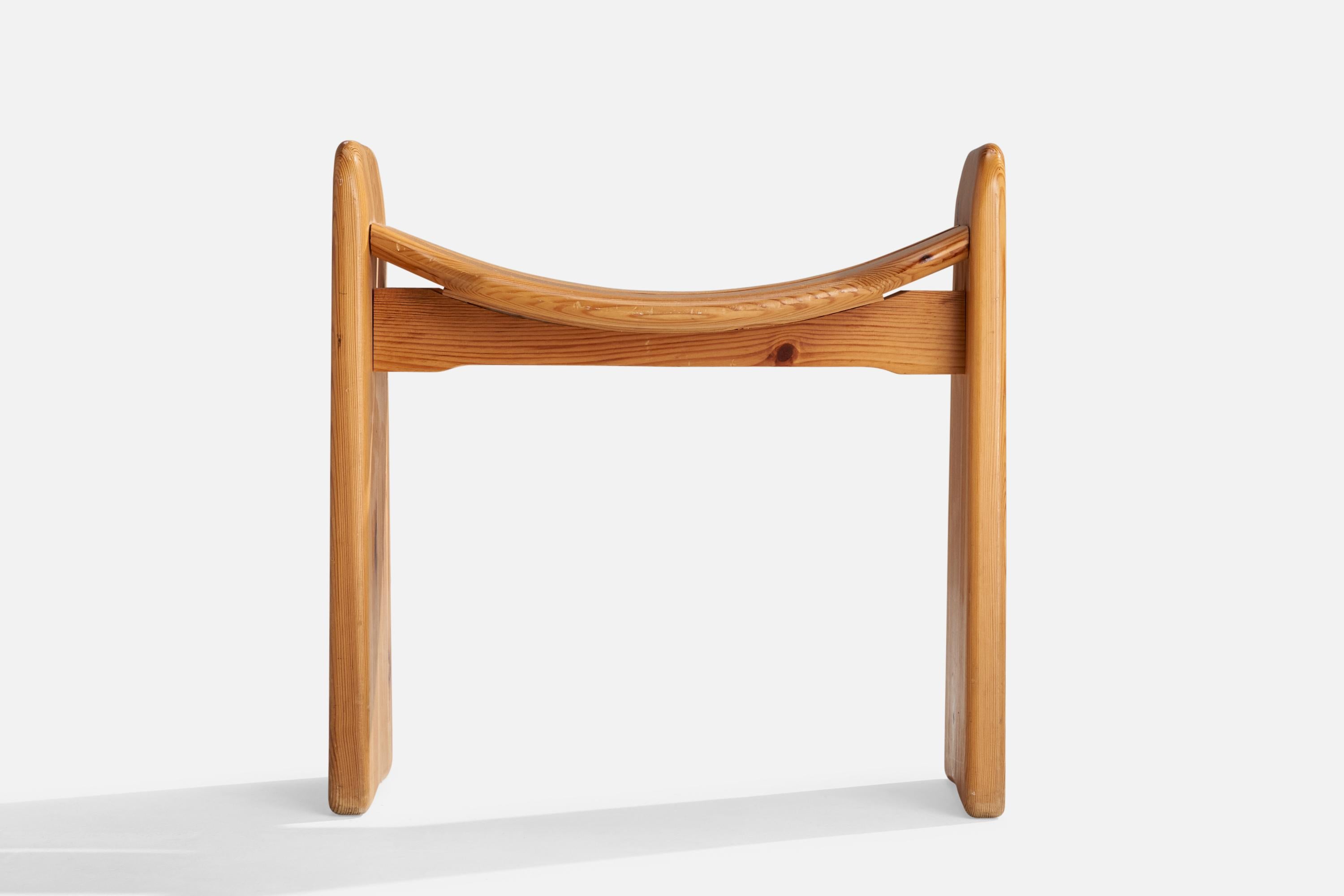 Tabouret Gilbert Marklund, pin, Suède, années 1970 Bon état - En vente à High Point, NC