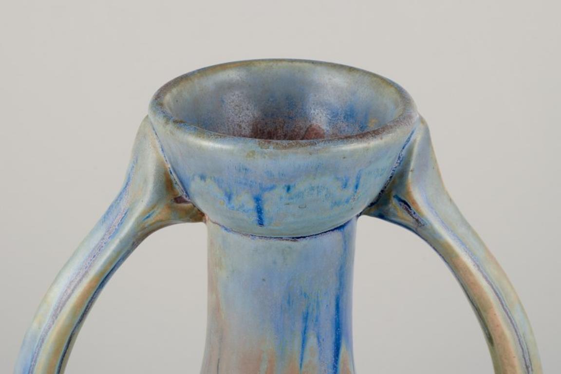 Céramique Gilbert Méténier, céramiste français. Grand vase impressionnant en céramique avec poignées. en vente