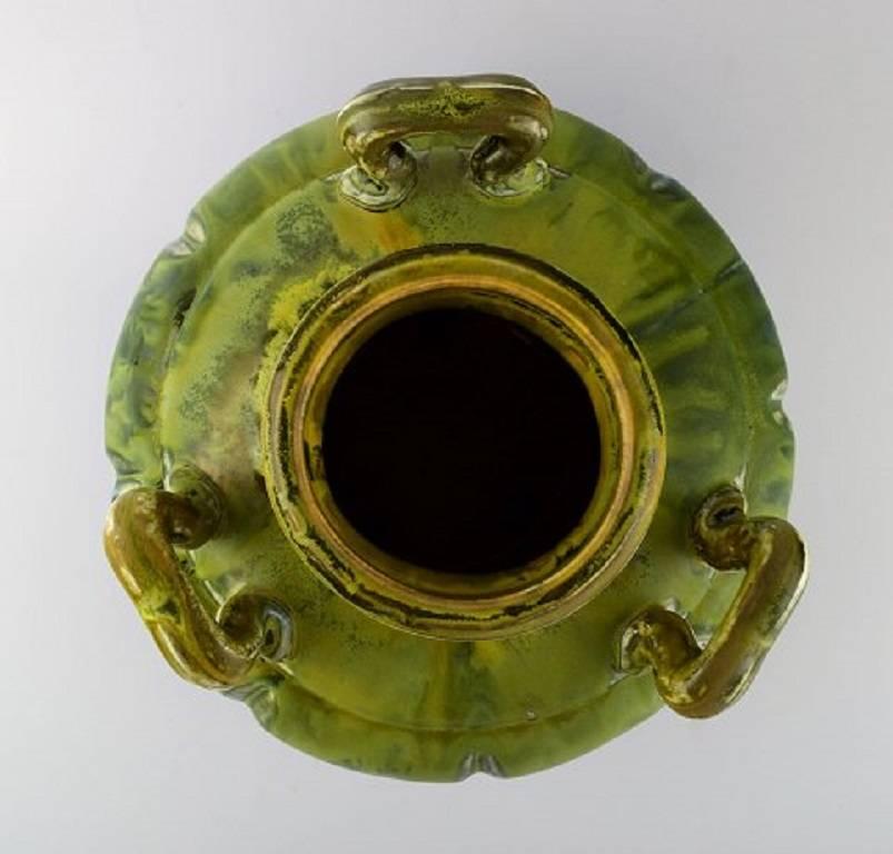 Gilbert Metenier, céramiste français, vase Art Déco avec poignées en bleu et vert Excellent état à København, Copenhagen