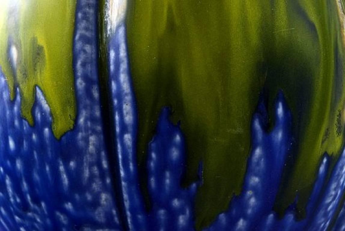 Gilbert Metenier, céramiste français, vase Art Déco avec poignées en bleu et vert 1