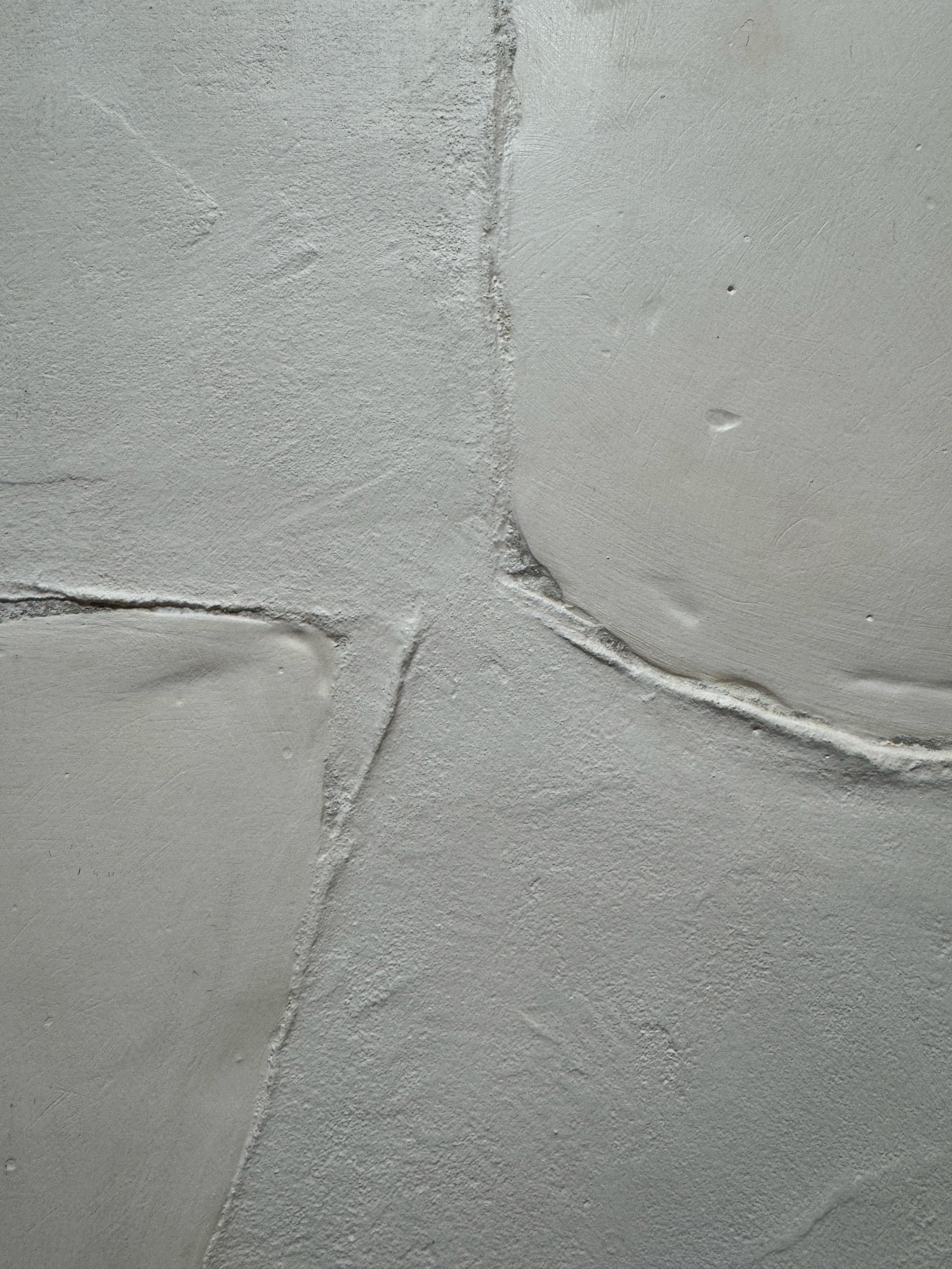 Collection plaster and cement n°8 by Gilbert Pauli - Mischtechnik - 57x57 cm im Angebot 4