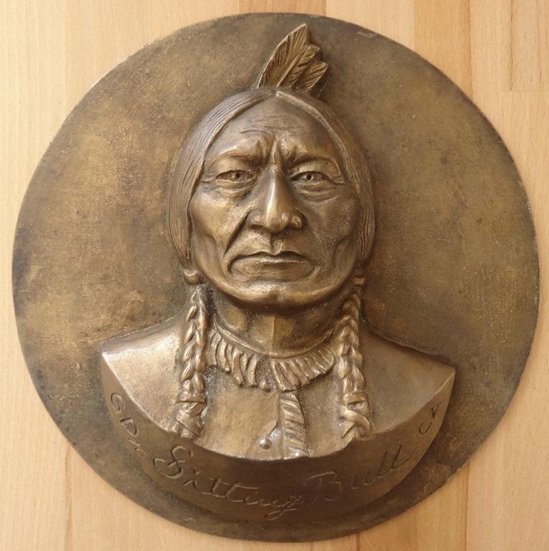 Sitting Bull - Original signierte Skulptur #Unique – Sculpture von Gilbert Poillerat