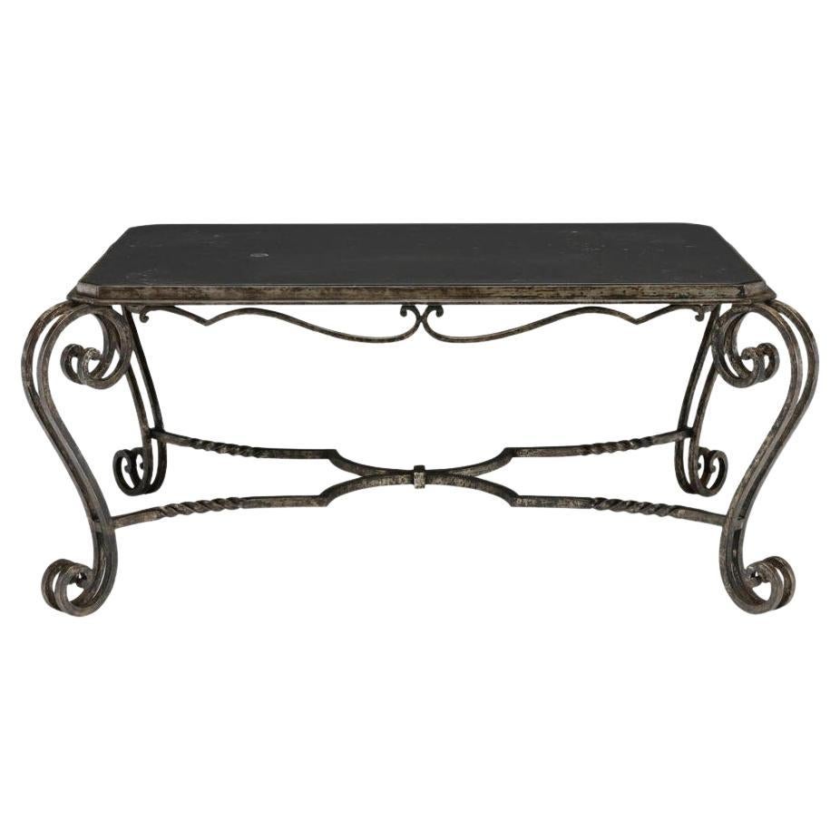 Gilbert Poillerat Mesa de café de hierro forjado y piedra Francia Años 40