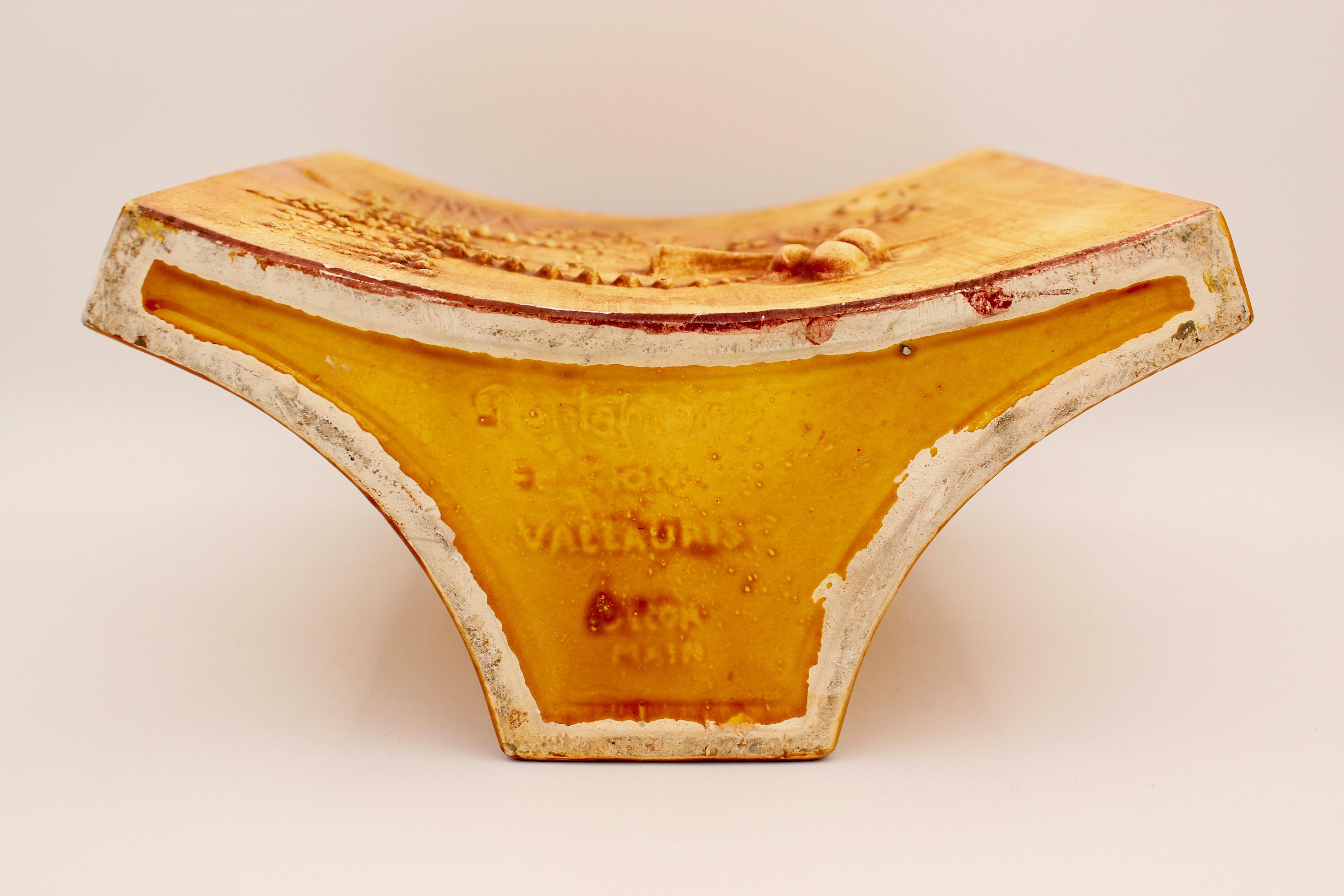 Dreieckige Vase aus Keramik von Gilbert Portanier, 1950er Jahre im Angebot 1