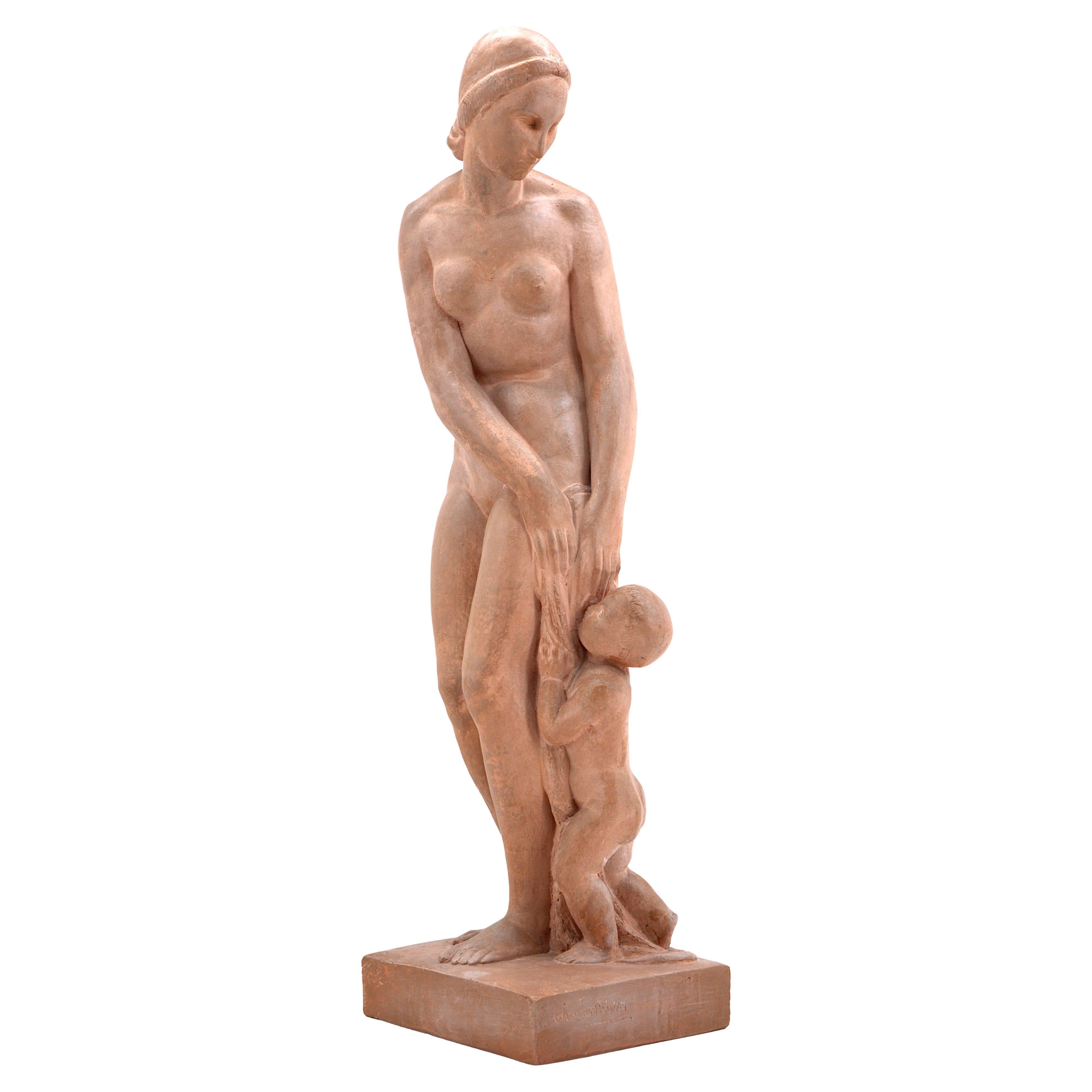 Gilbert Privat, bañista francés Art Déco con niño, escultura de terracota, 1920 en venta