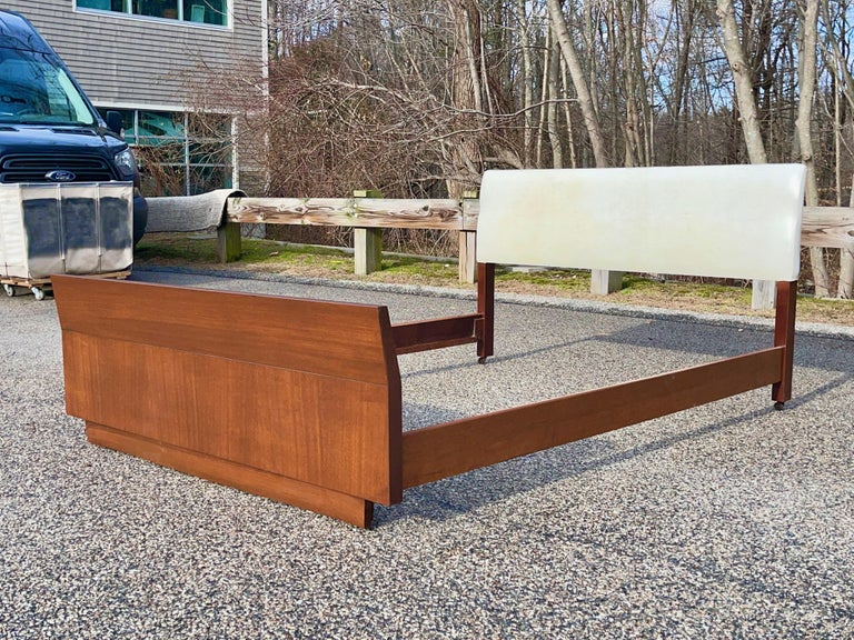 Gilbert Rohde 4140 Full Size Bed for Herman Miller In Good Condition For Sale In Hingham, MA