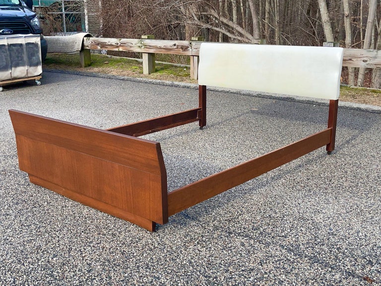 Mid-20th Century Gilbert Rohde 4140 Full Size Bed for Herman Miller For Sale