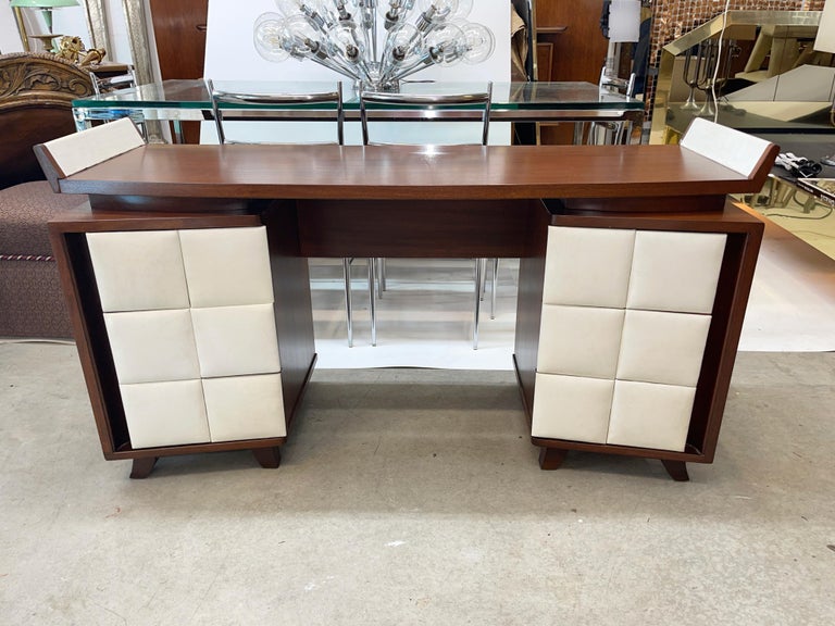Gilbert Rohde 4140 Vanity for Herman Miller  In Good Condition For Sale In Hingham, MA