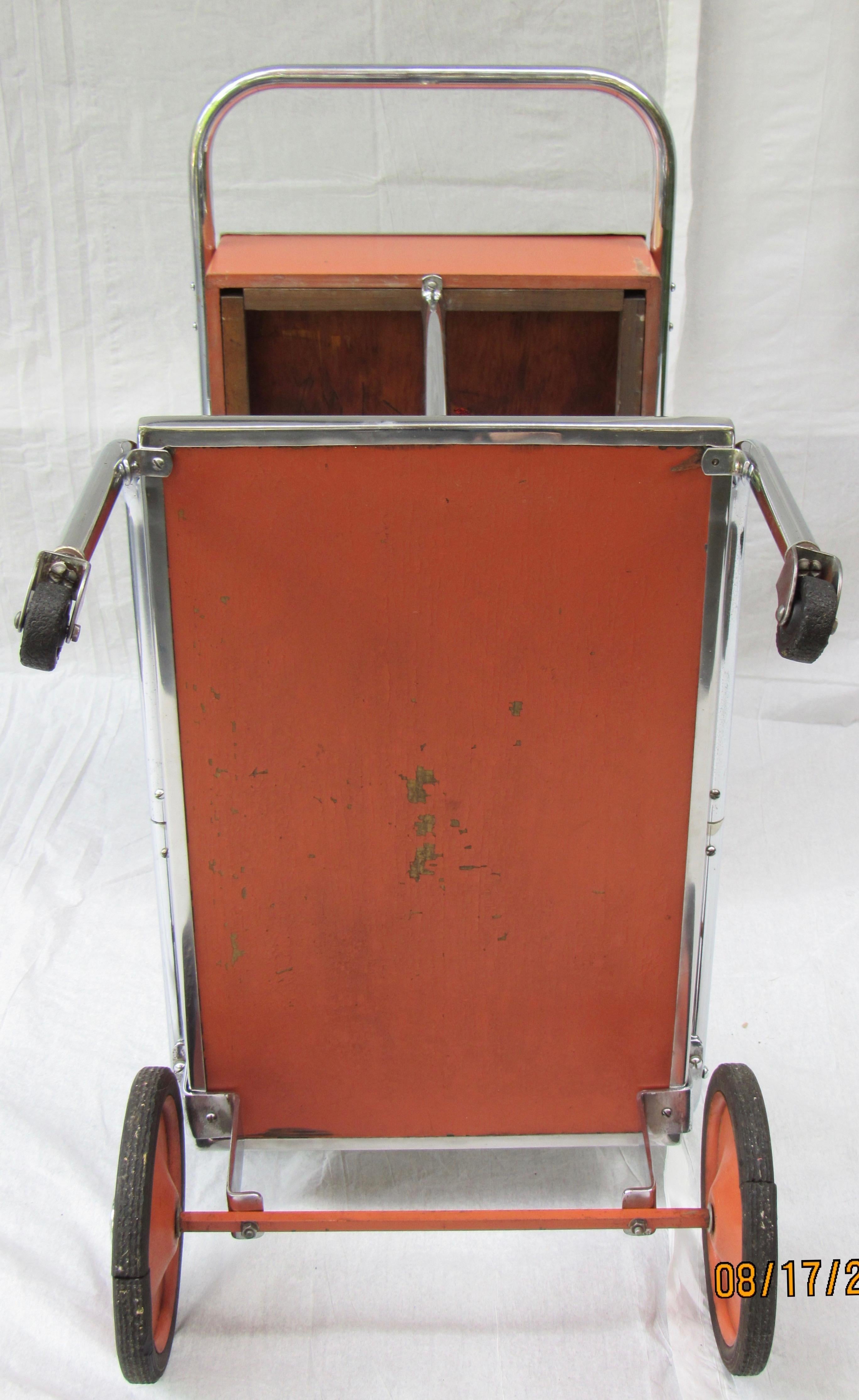 Chariot de bar Art Déco à rouleaux chromés Gilbert Rohde pour Troy Sunshade, vers 1933 en vente 2