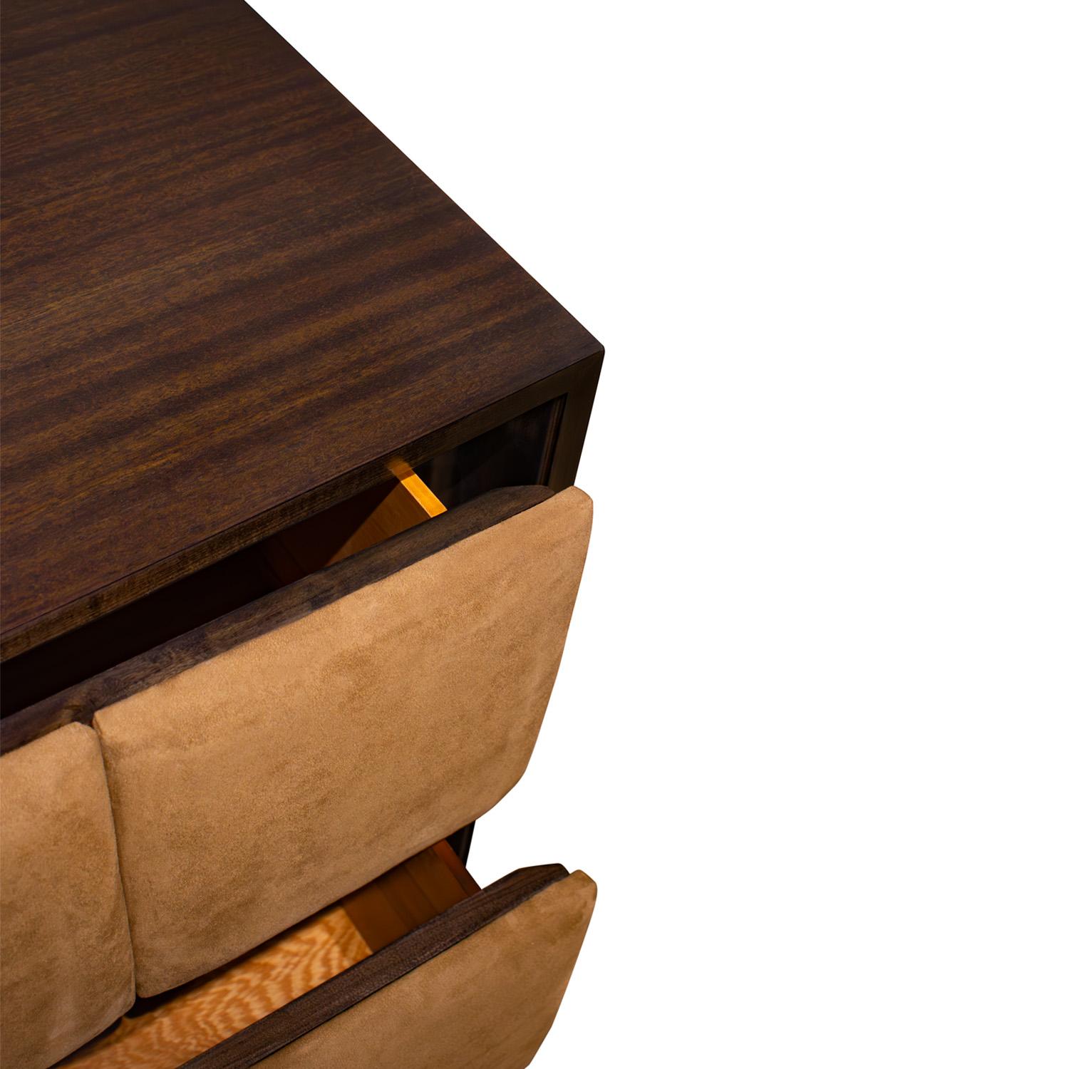 Gilbert Rohde Elegante Pareja de Cómodas con Frentes de Cajón Tapizados Años 40 Hecho a mano en venta