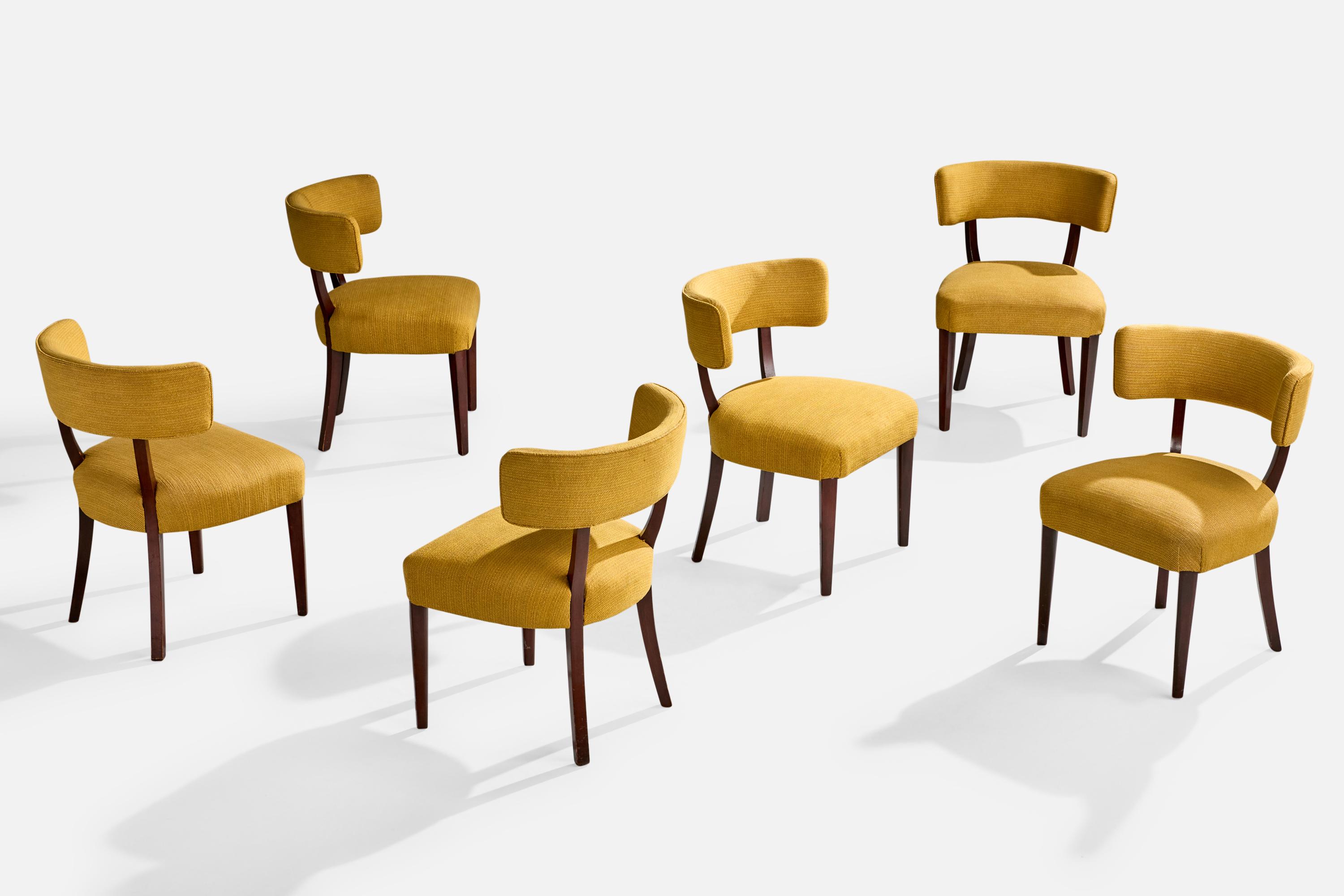 Juego de seis sillas o sillones de comedor de madera teñida de oscuro y tela amarilla, diseñadas por Gilbert Rohde y producidas por Herman Miller, EE.UU., c. 1930.

Dimensiones totales (pulgadas): 30,25 