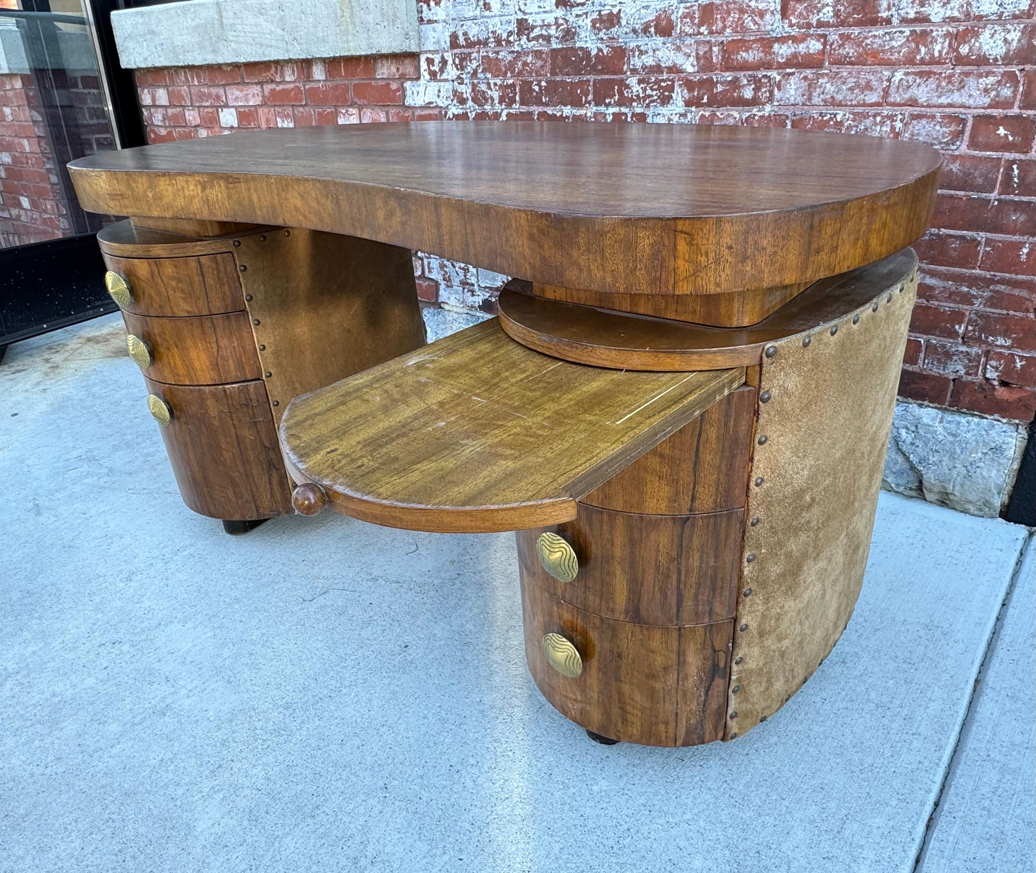 Gilbert Rohde für Herman Miller Amorphe Niere Paldao Schreibtisch...Art Deco/Modernismus (amerikanisch) im Angebot