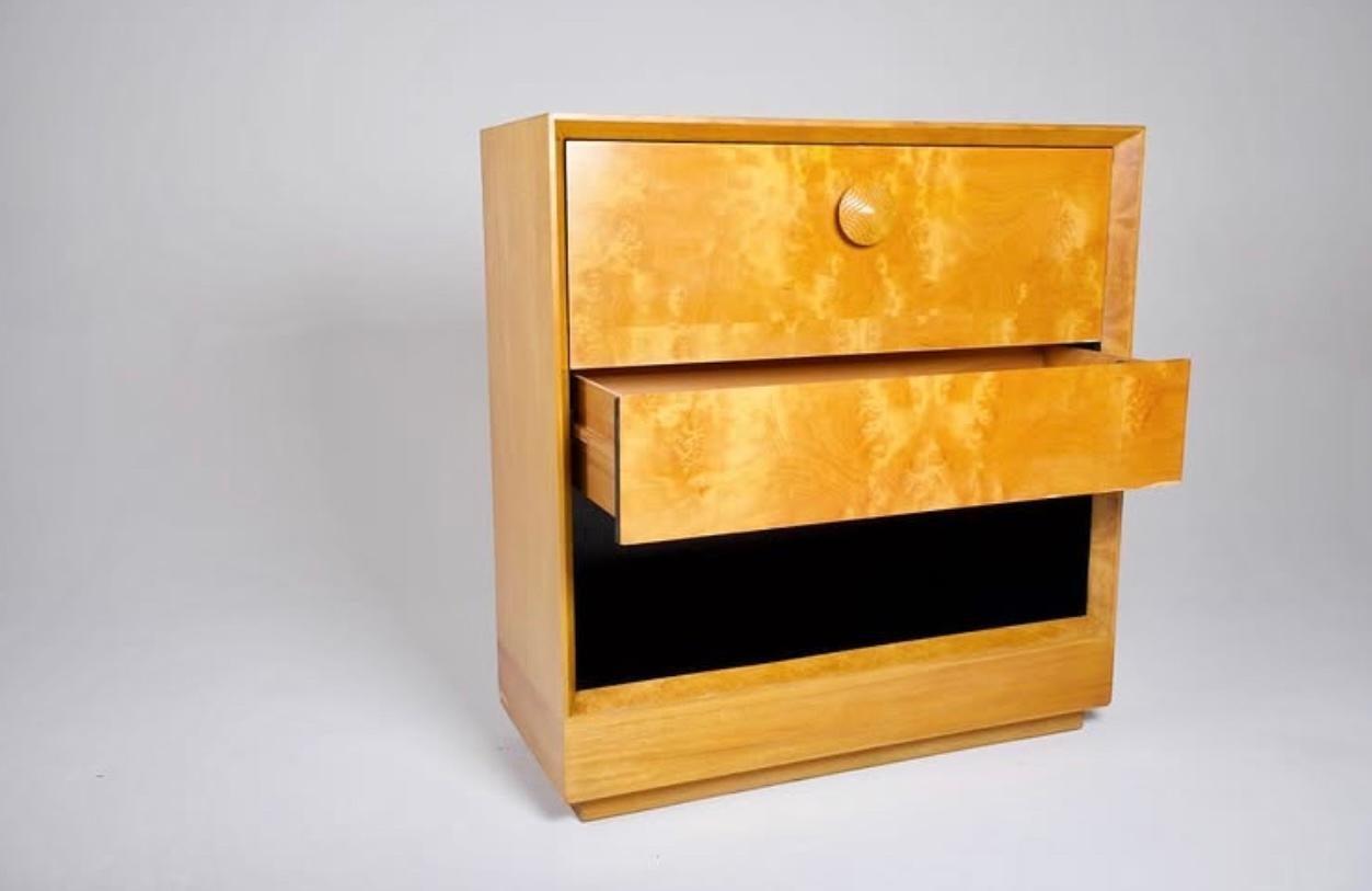 Gilbert Rohde para Herman Miller Escritorio secretario de gabinete en arce ojo de pájaro, 1940 siglo XX en venta