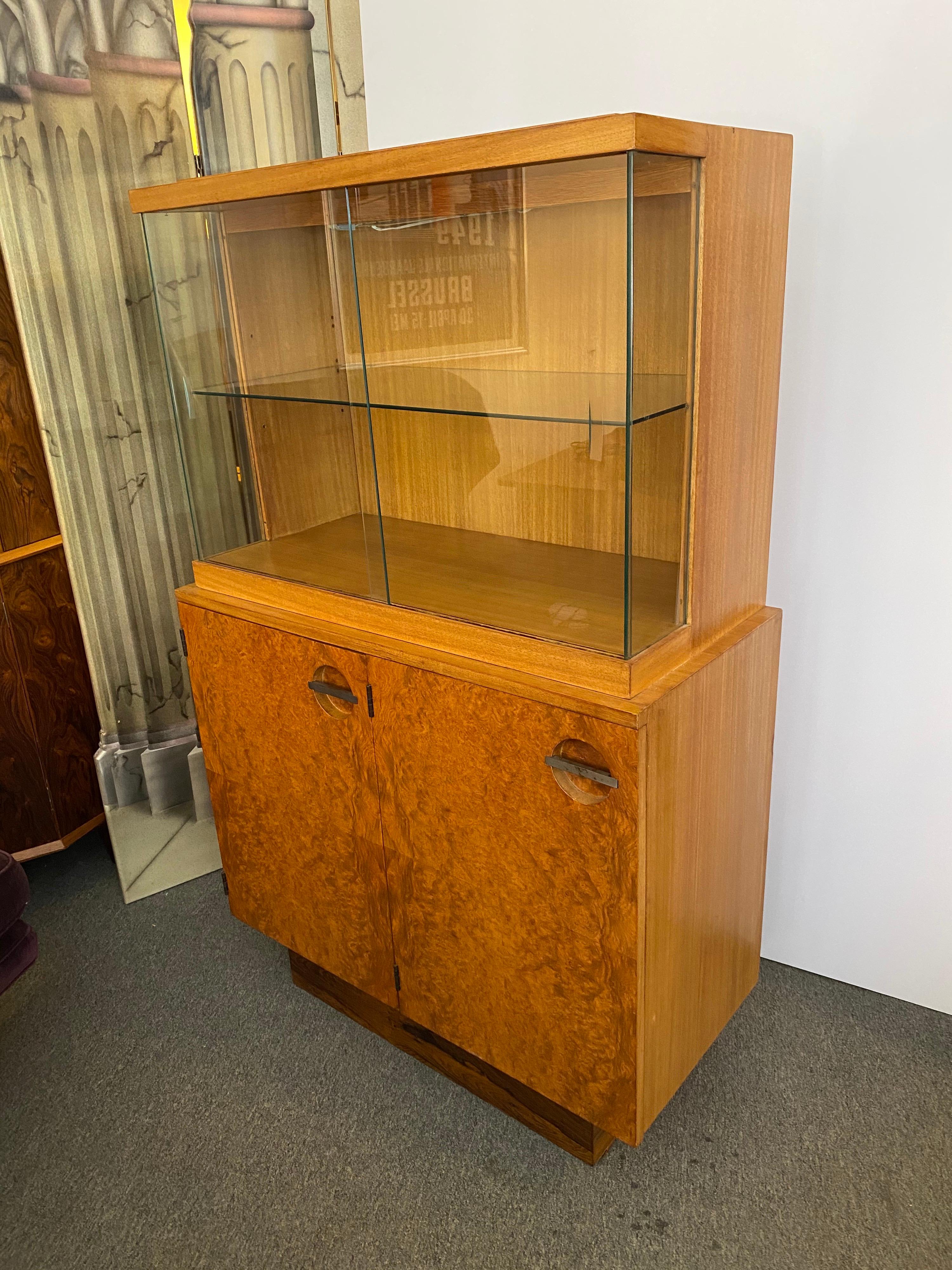 Display-Schrank von Gilbert Rohde für Herman Miller aus der Formal Esszimmer-Linie im Angebot 9