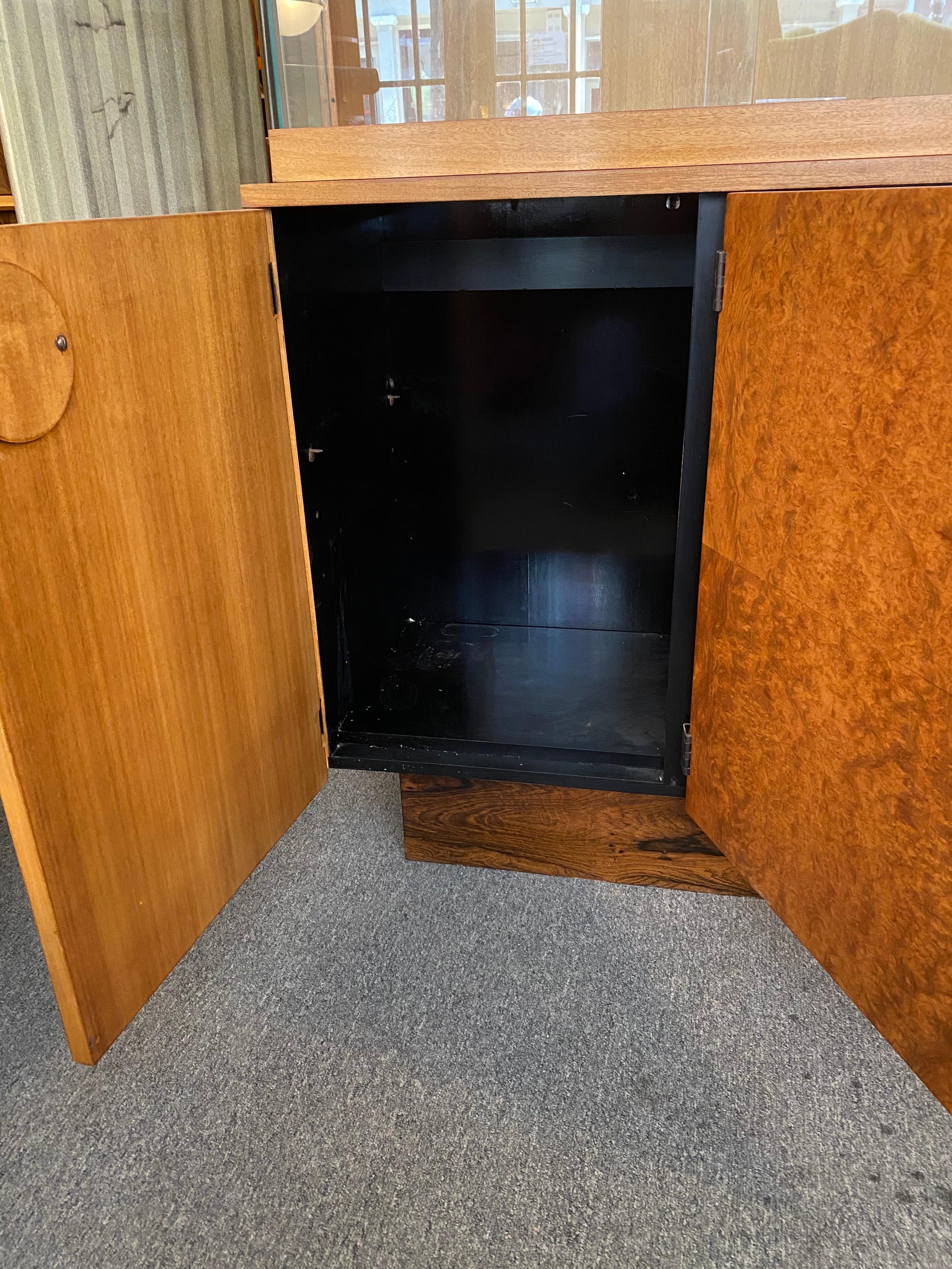 Display-Schrank von Gilbert Rohde für Herman Miller aus der Formal Esszimmer-Linie (Edelstahl) im Angebot