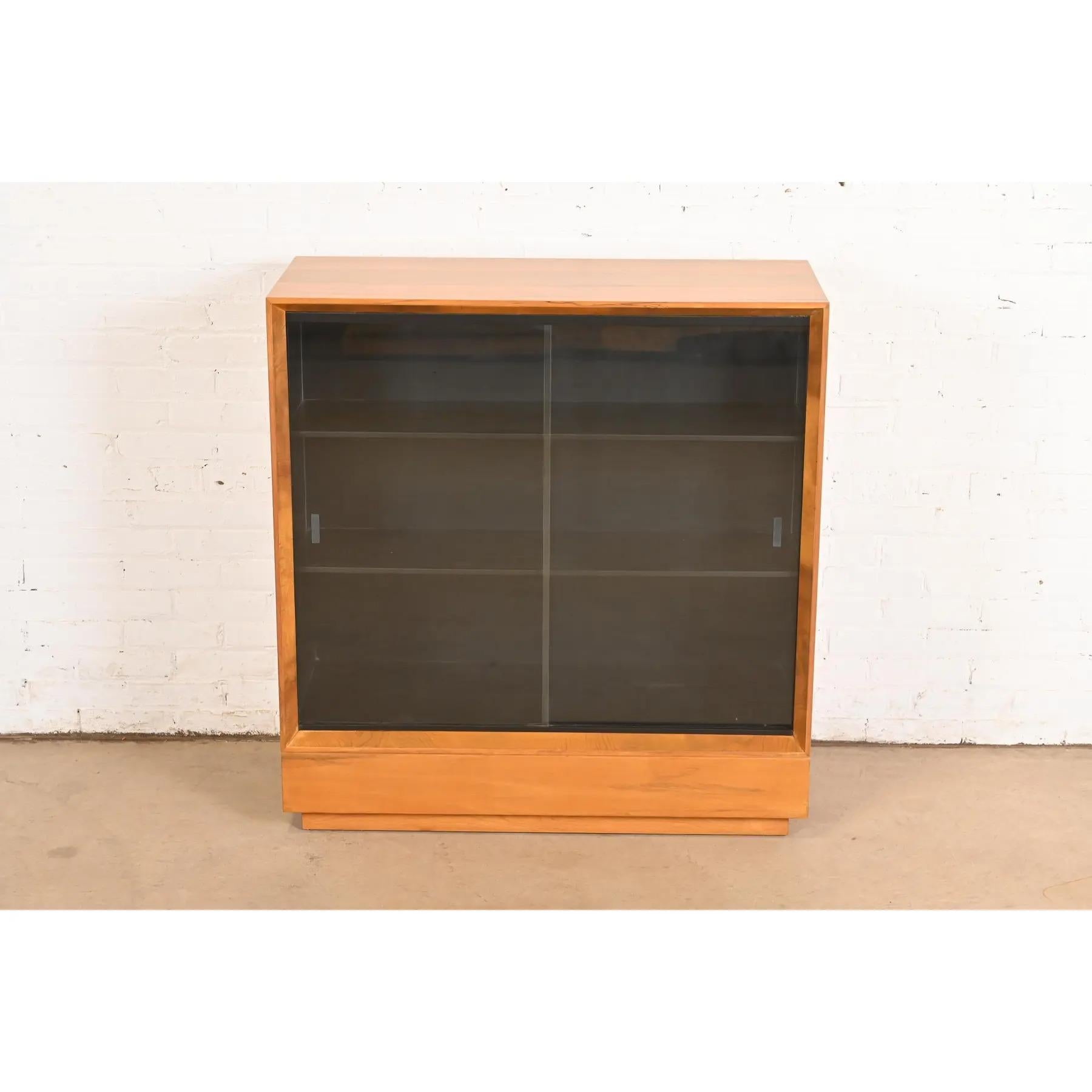 Mid-Century Modern Gilbert Rohde for Herman Miller Paldao Group Bookcase, Newly Refinished For Sale