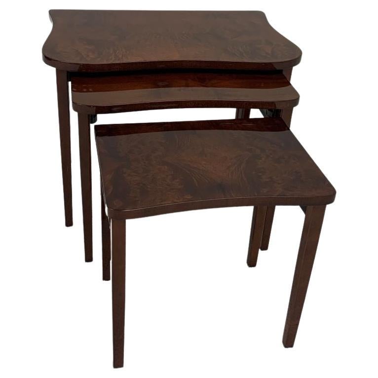 Gilbert Rohde für Herman Miller Stapeltische aus Akazienwurzelholz (Paldao) im Angebot