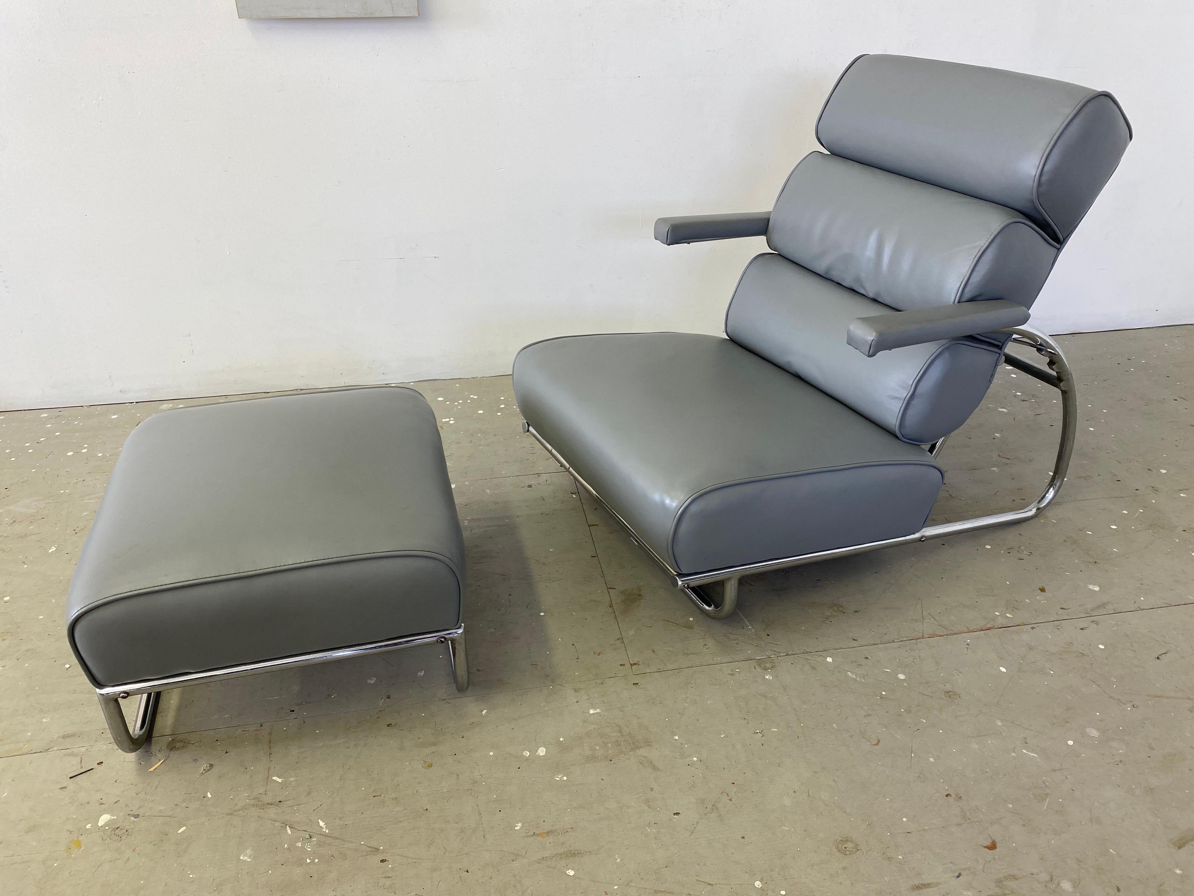 Gilbert Rohde für Troy Sunshade Chrom und Leder 3 Position Lounge Chair. Rohde hat einige seiner erstaunlichsten Designs für Troy Sunshade entworfen. Dieses frühe Exemplar wurde 1934 entworfen, spätere Modelle hatten mehr Gelenke und Schrauben, die