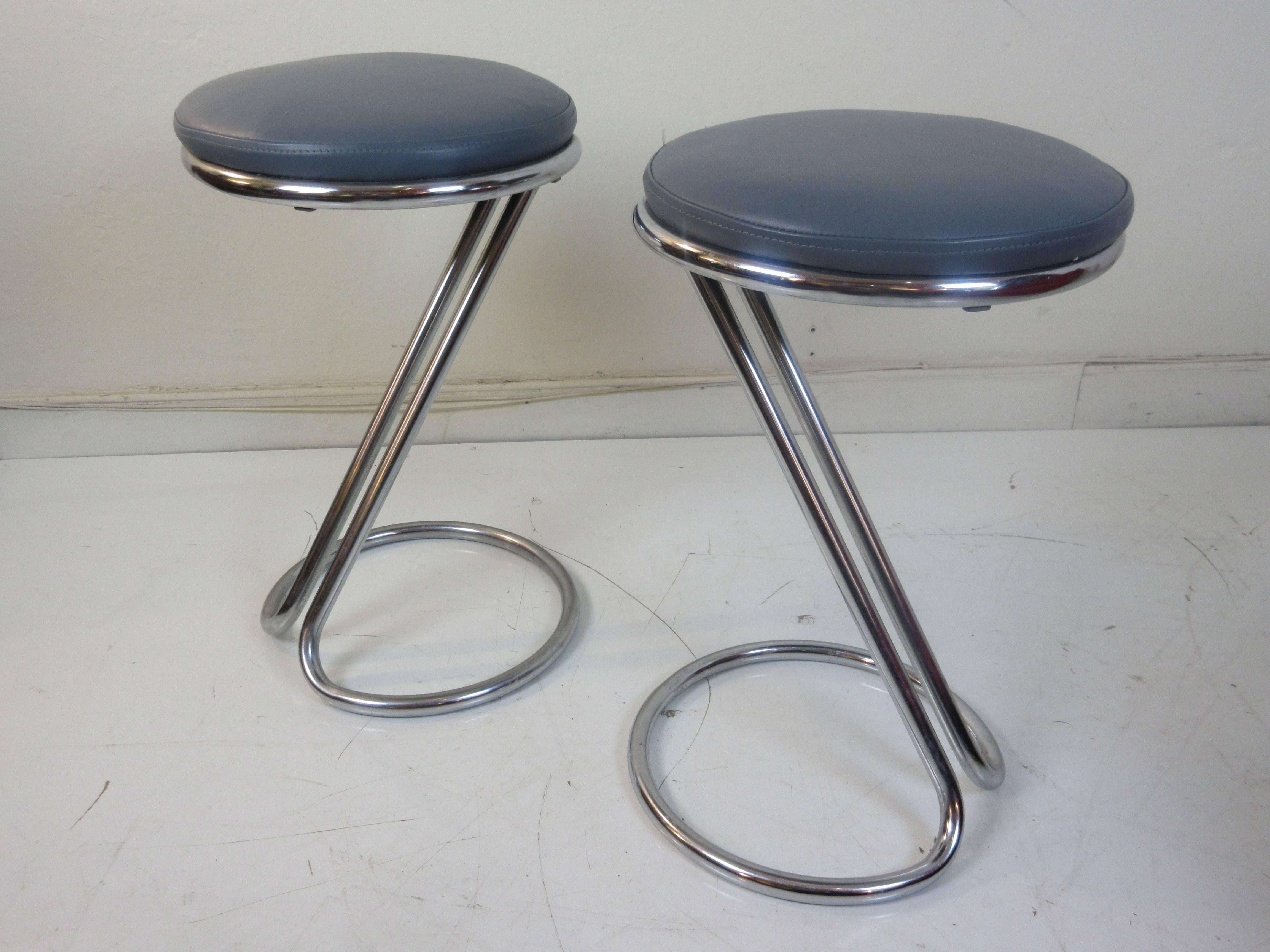 Gilbert Rohde for Troy Sunshade Company Z Stools in Leather In Excellent Condition In Philadelphia, PA