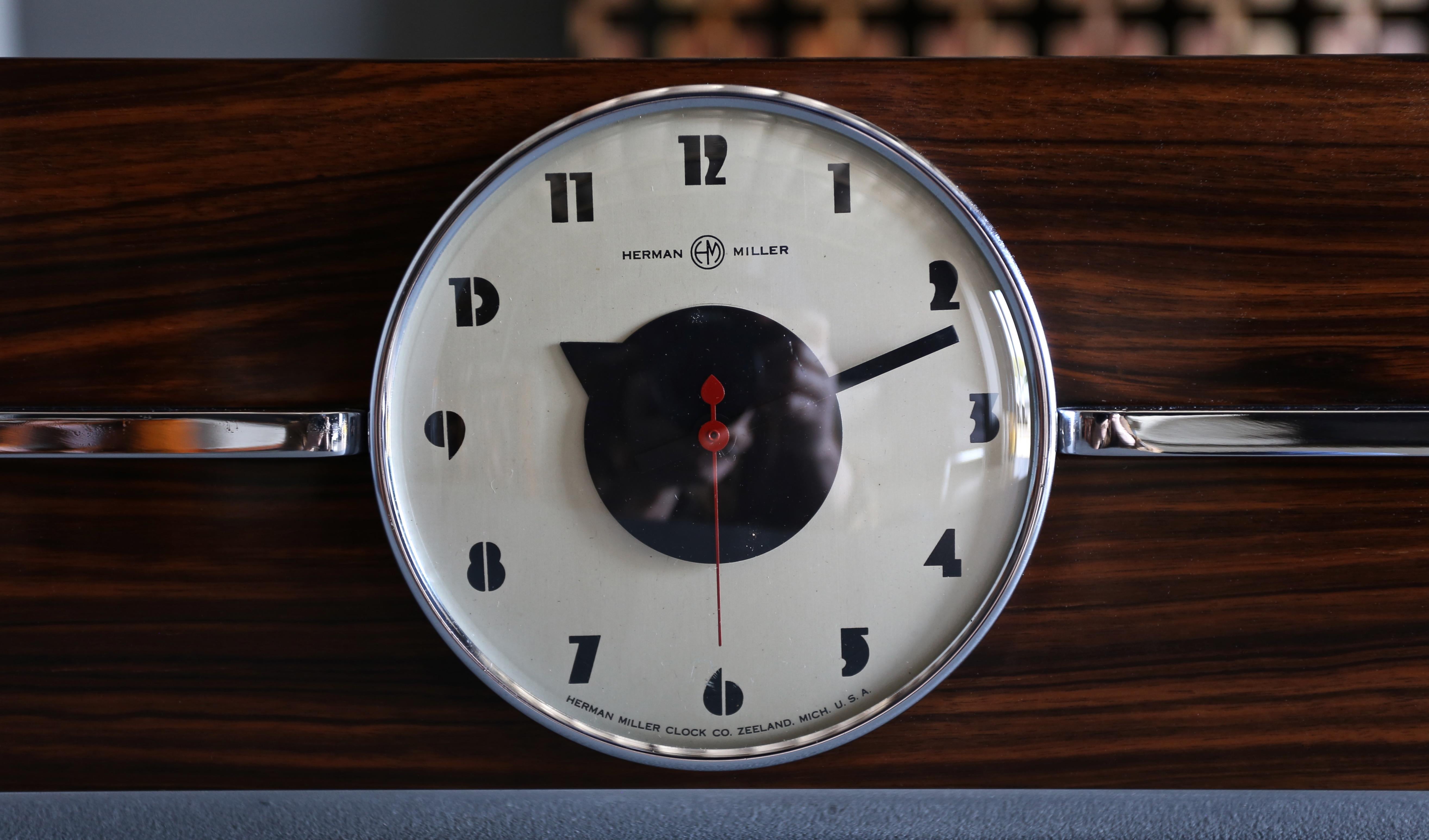 American Gilbert Rohde Macassar Ebony Table Clock, No. 6366 for Herman Miller, circa 1940