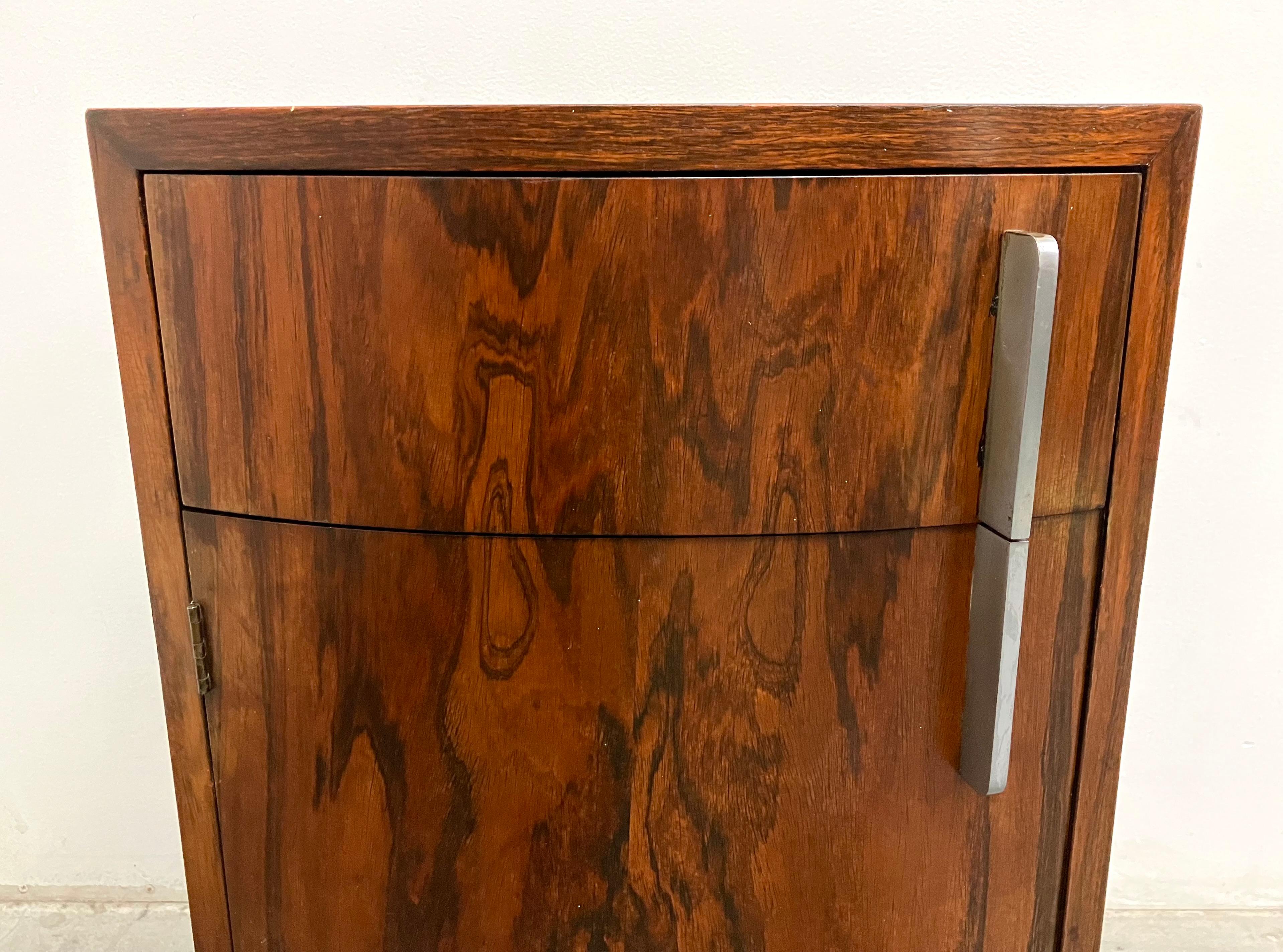 Gilbert Rohde Model # 3770 Nightstand In Good Condition For Sale In Brooklyn, NY