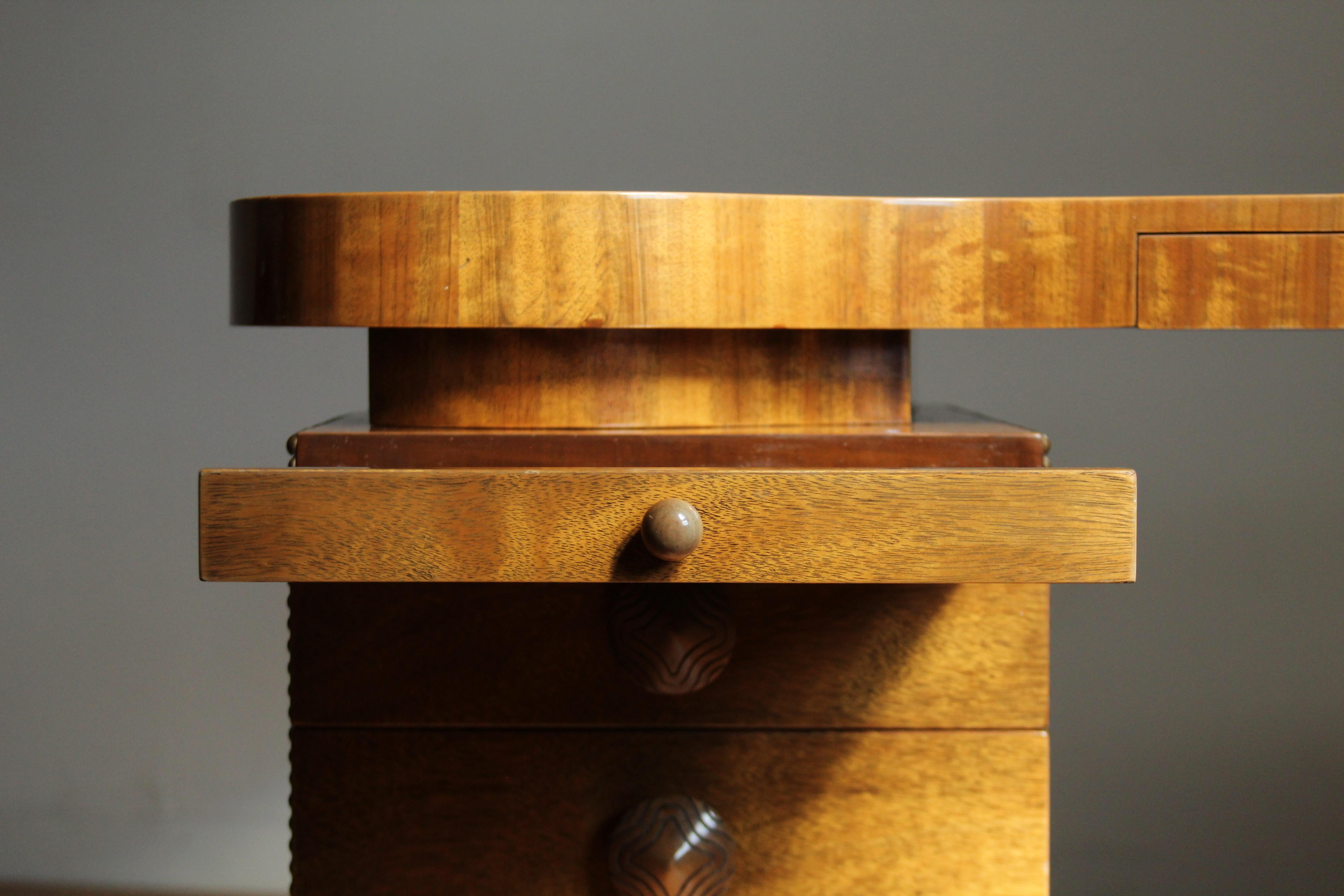 Gilbert Rohde Paldao “Ectoplastic” Desk for Herman Miller, 1940s For Sale 3