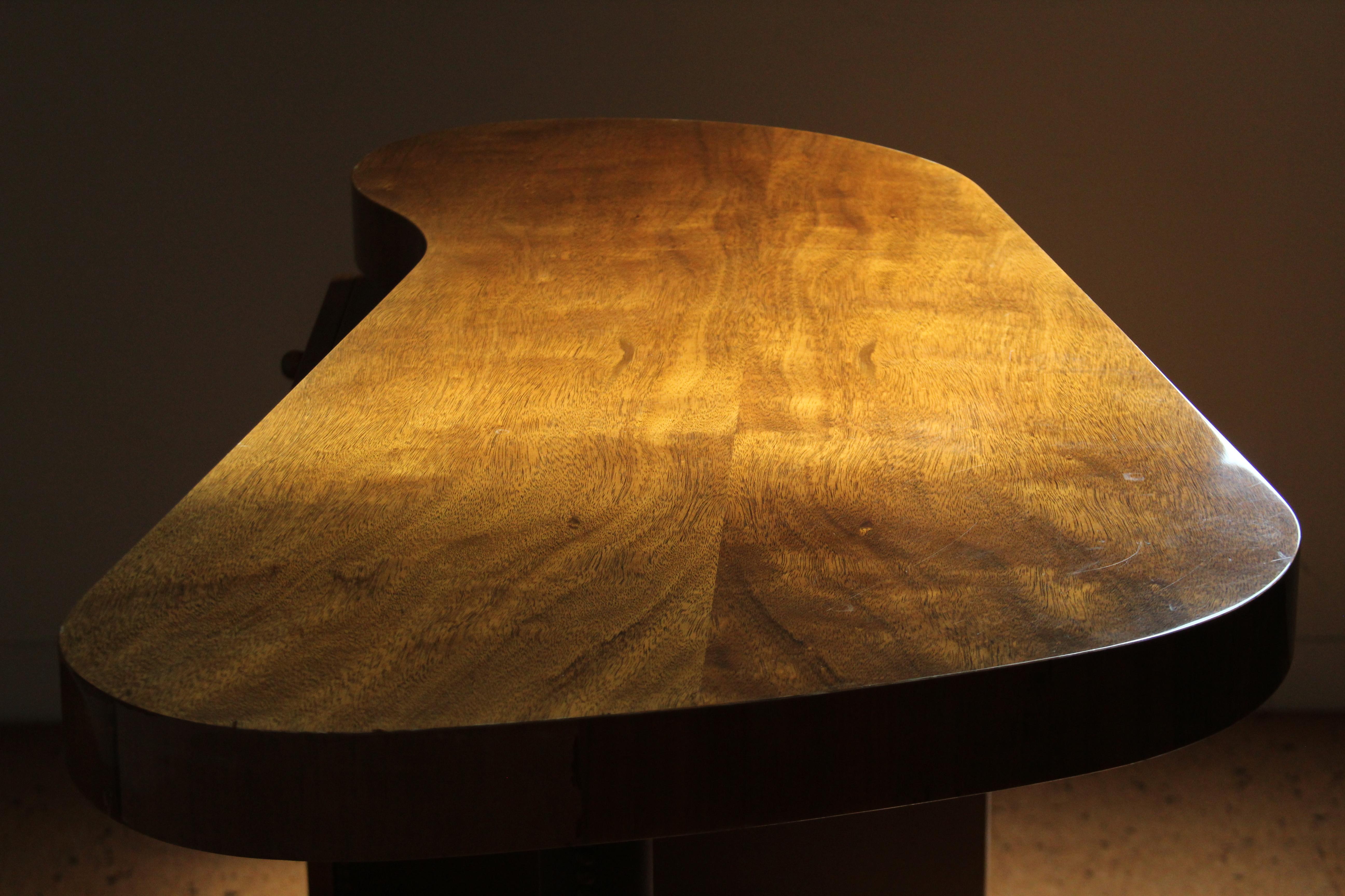 Gilbert Rohde Paldao “Ectoplastic” Desk for Herman Miller, 1940s For Sale 12