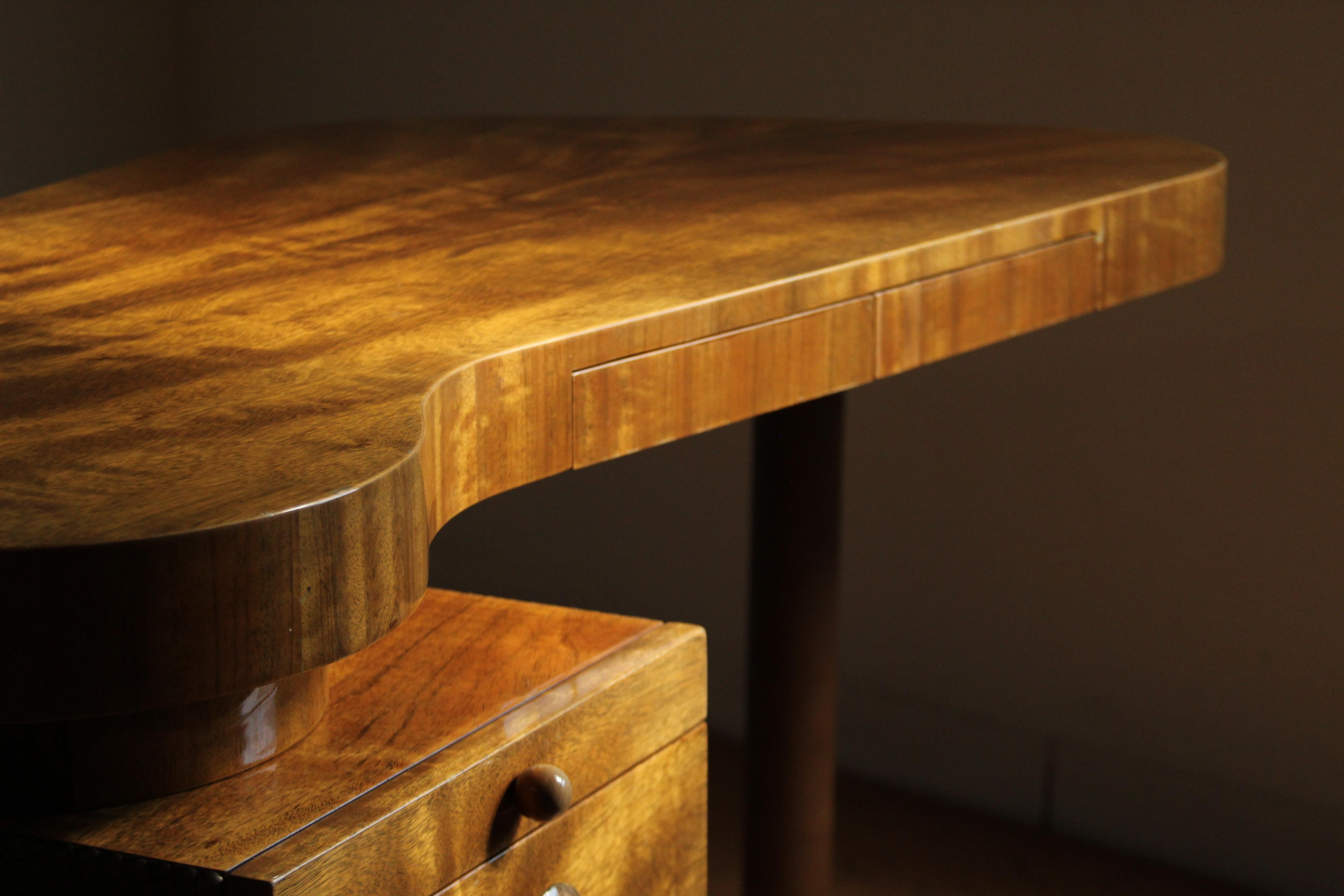 Gilbert Rohde Paldao “Ectoplastic” Desk for Herman Miller, 1940s In Good Condition For Sale In Coronado, CA