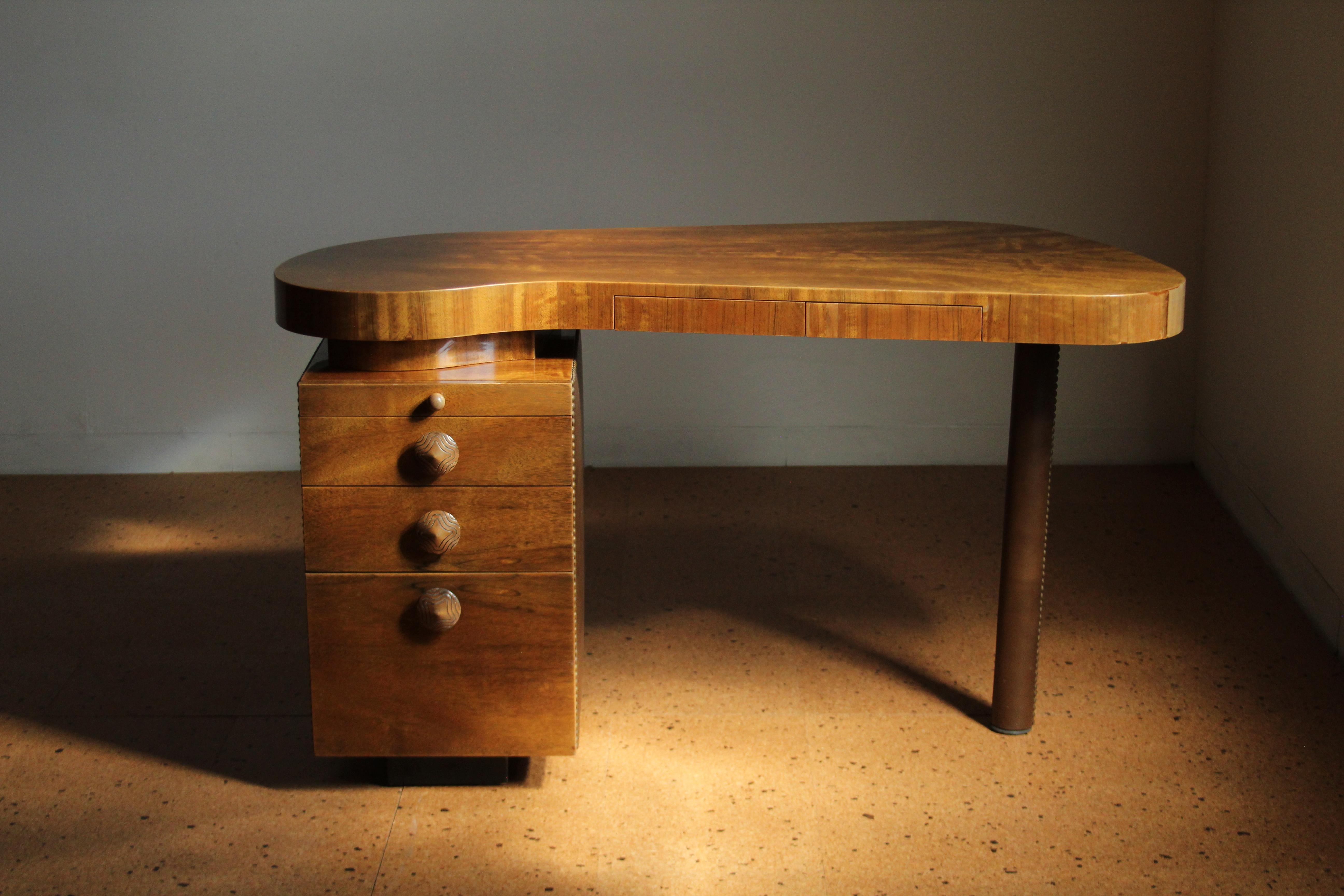 Gilbert Rohde Paldao “Ectoplastic” Desk for Herman Miller, 1940s For Sale 1