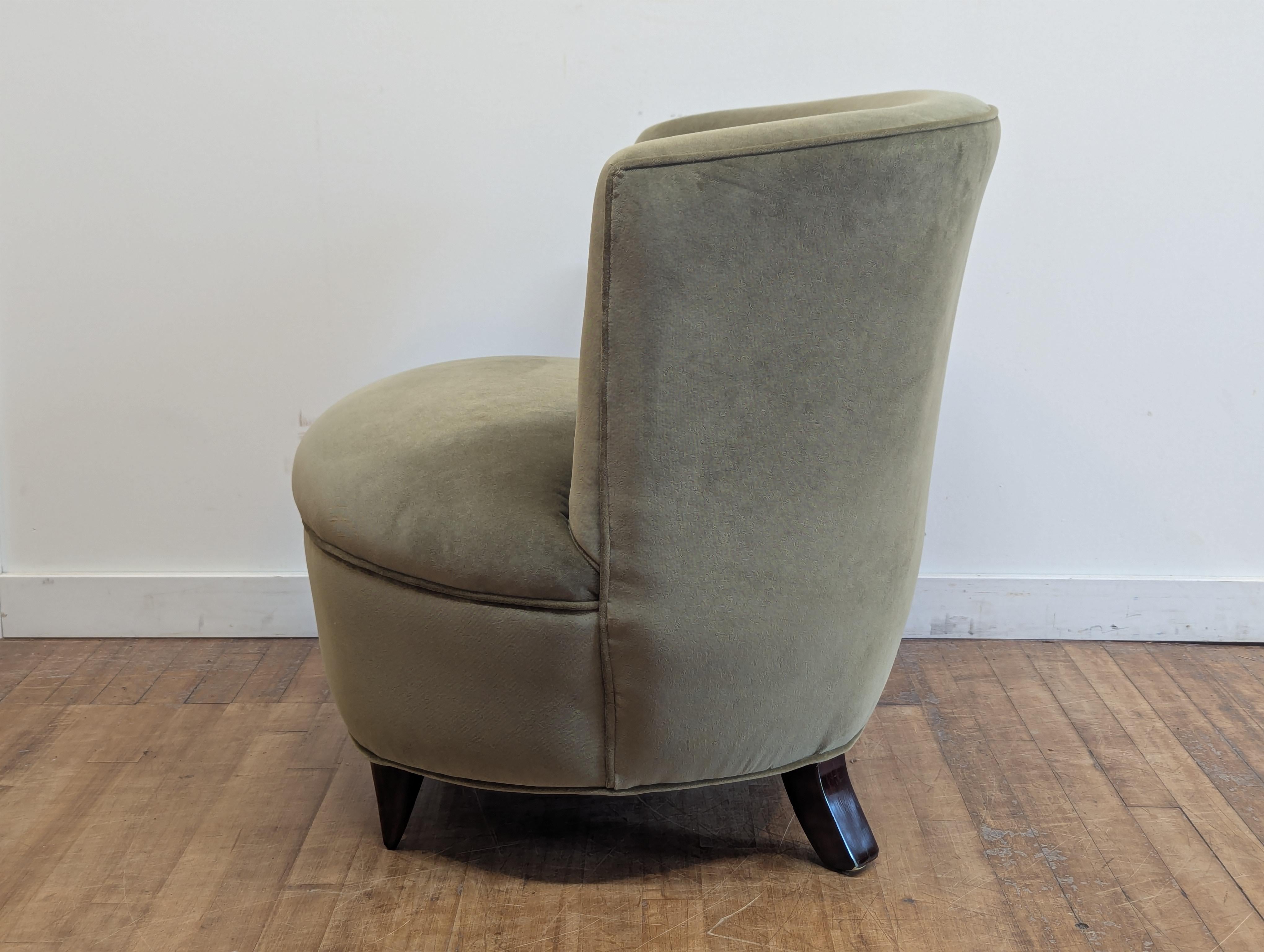 Mid-Century Modern Gilbert Rohde Round Back Slipper Chair For Sale