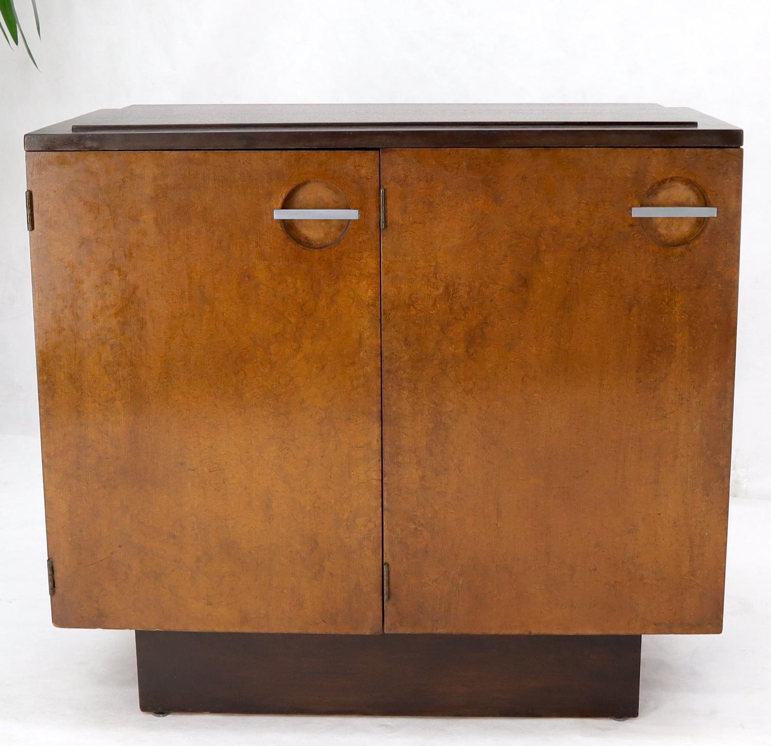 Mid-Century moderno Gilbert Rohde Streamline Art Deco Cabinet Credenza Server in vendita