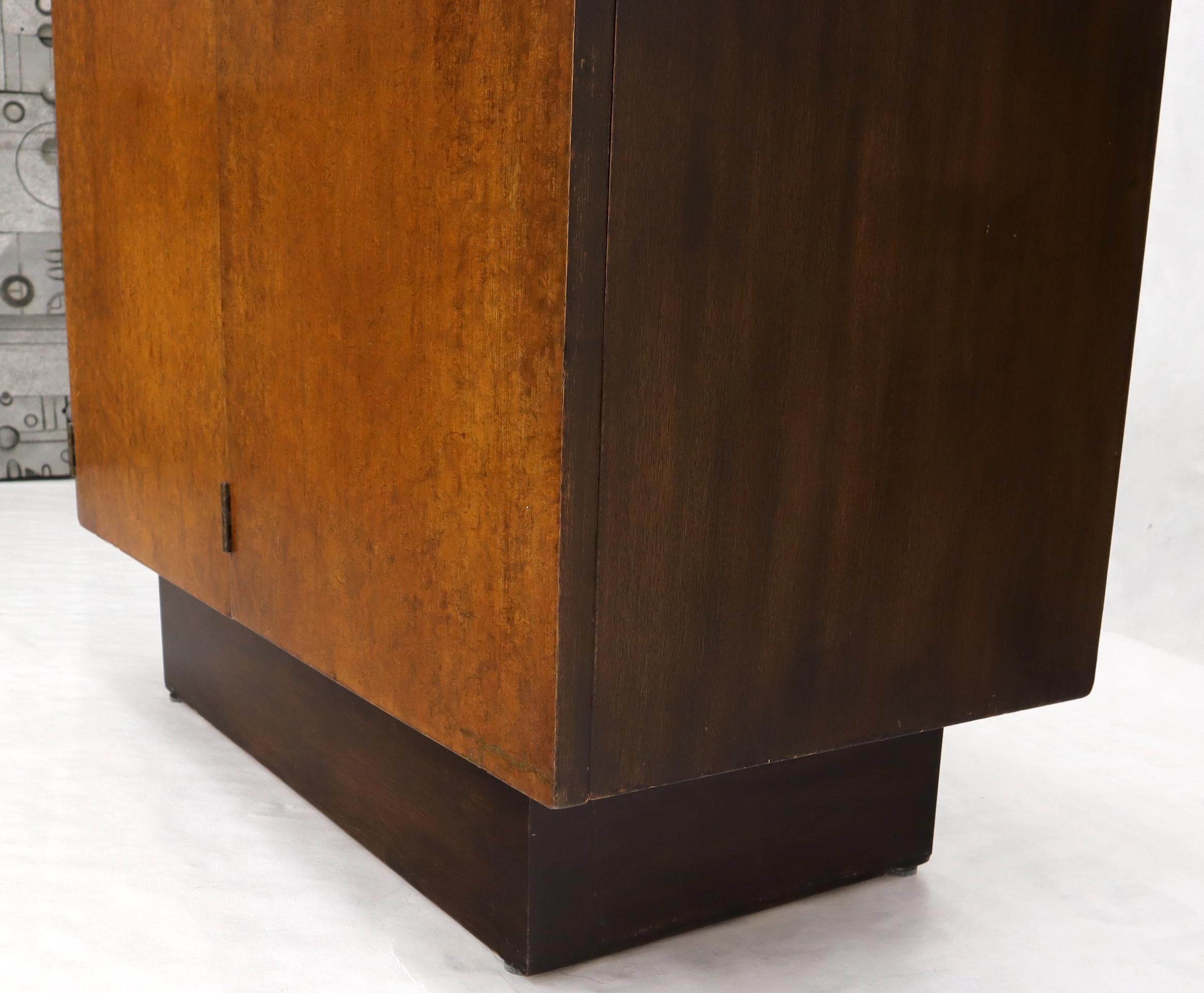 Gilbert Rohde Streamline Art Deco Cabinet Credenza Server en vente 2