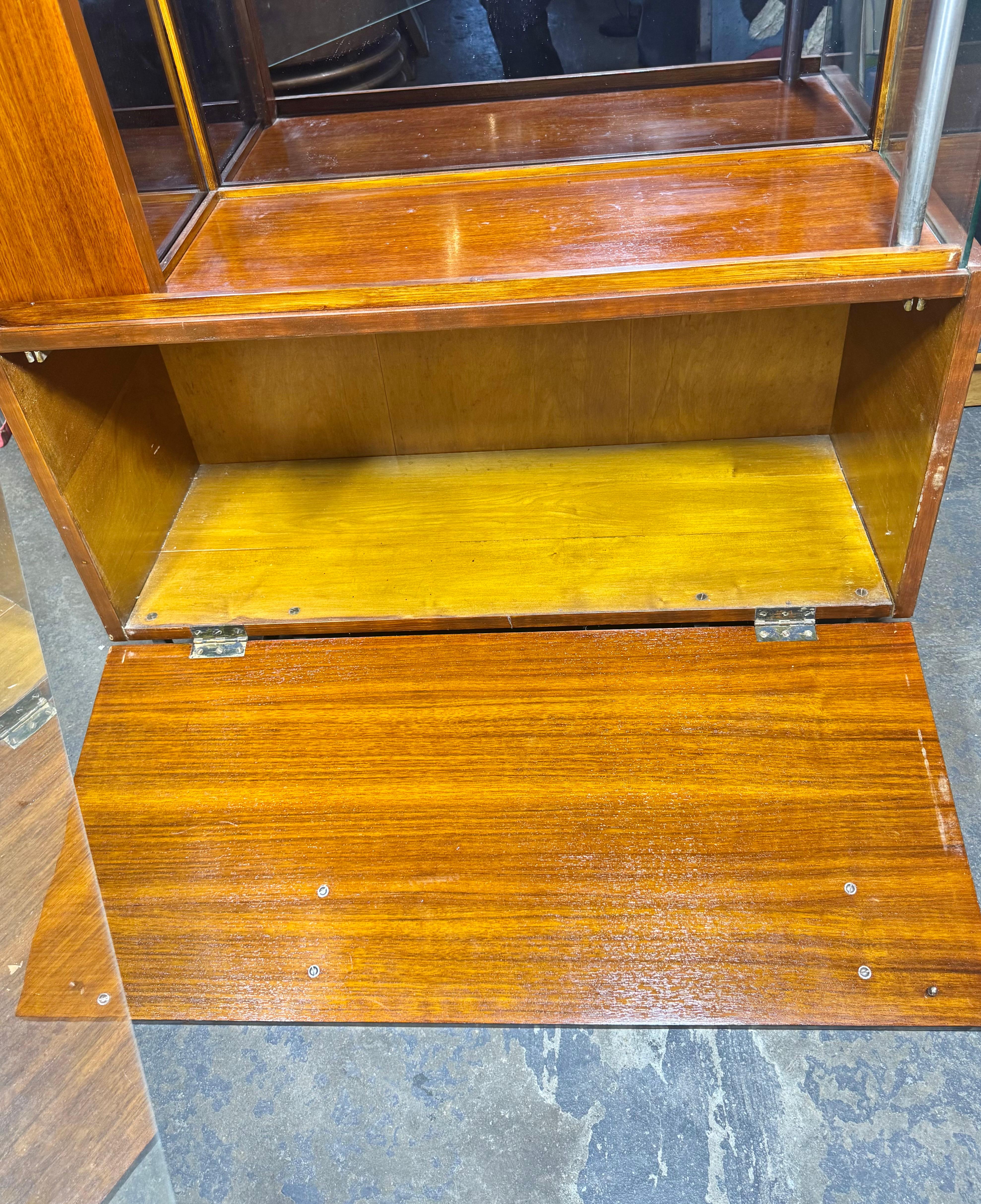 Gilbert Rohde Streamline Art Deco Cabinet, Display, Bar , Herman Miller c.C. in vendita 1