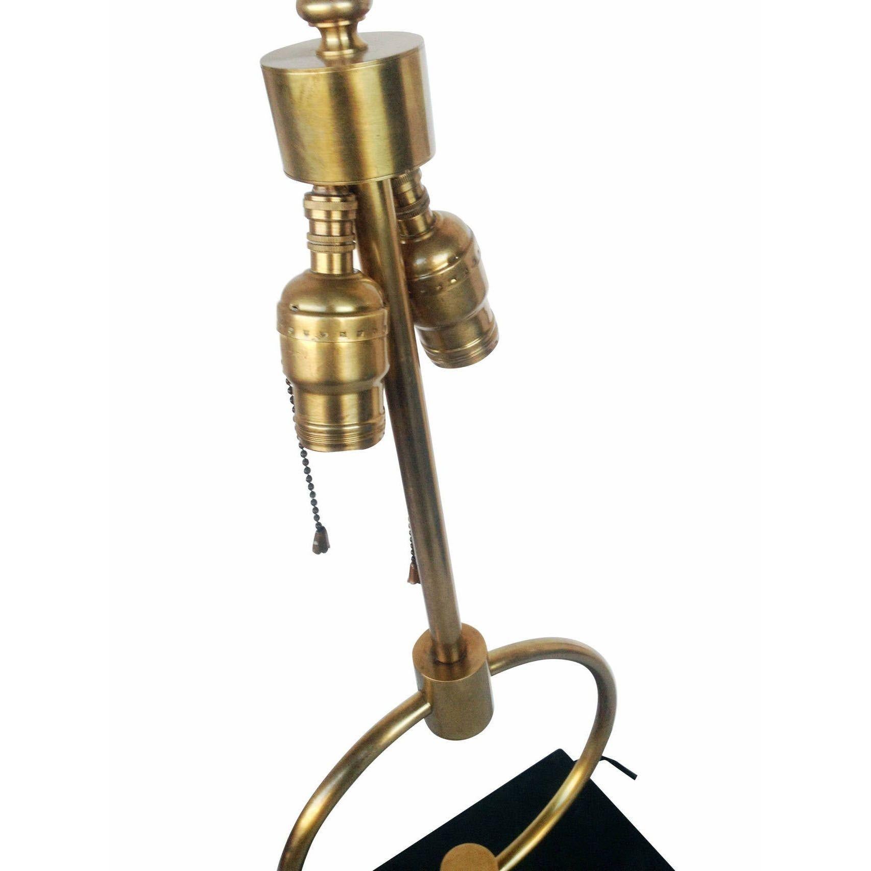 Paire de lampes de table à anneau en laiton, style Gilbert Rohde en vente 1