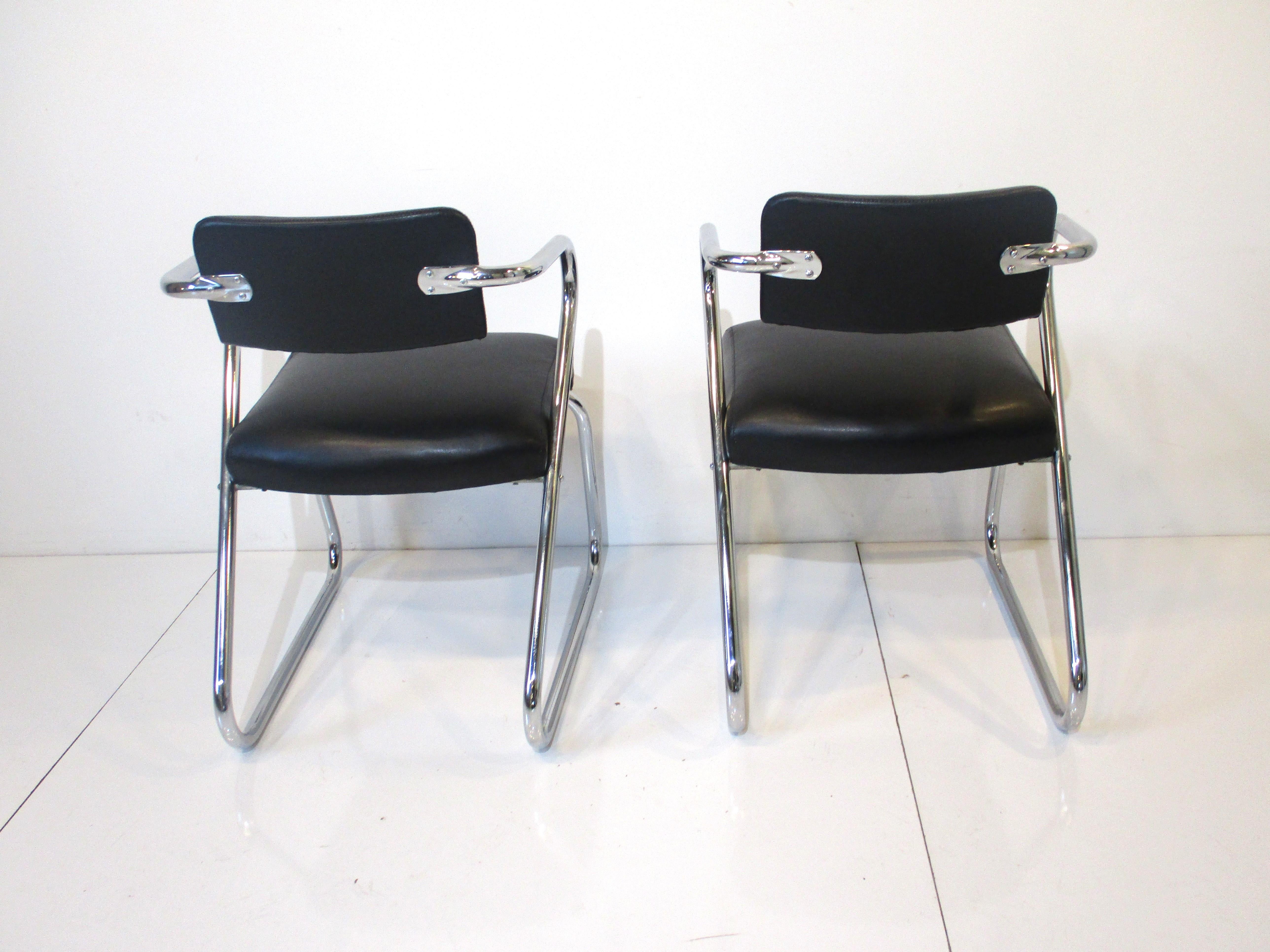 Gilbert Rohde Styled Art Deco Z Dining Chairs In Good Condition In Cincinnati, OH