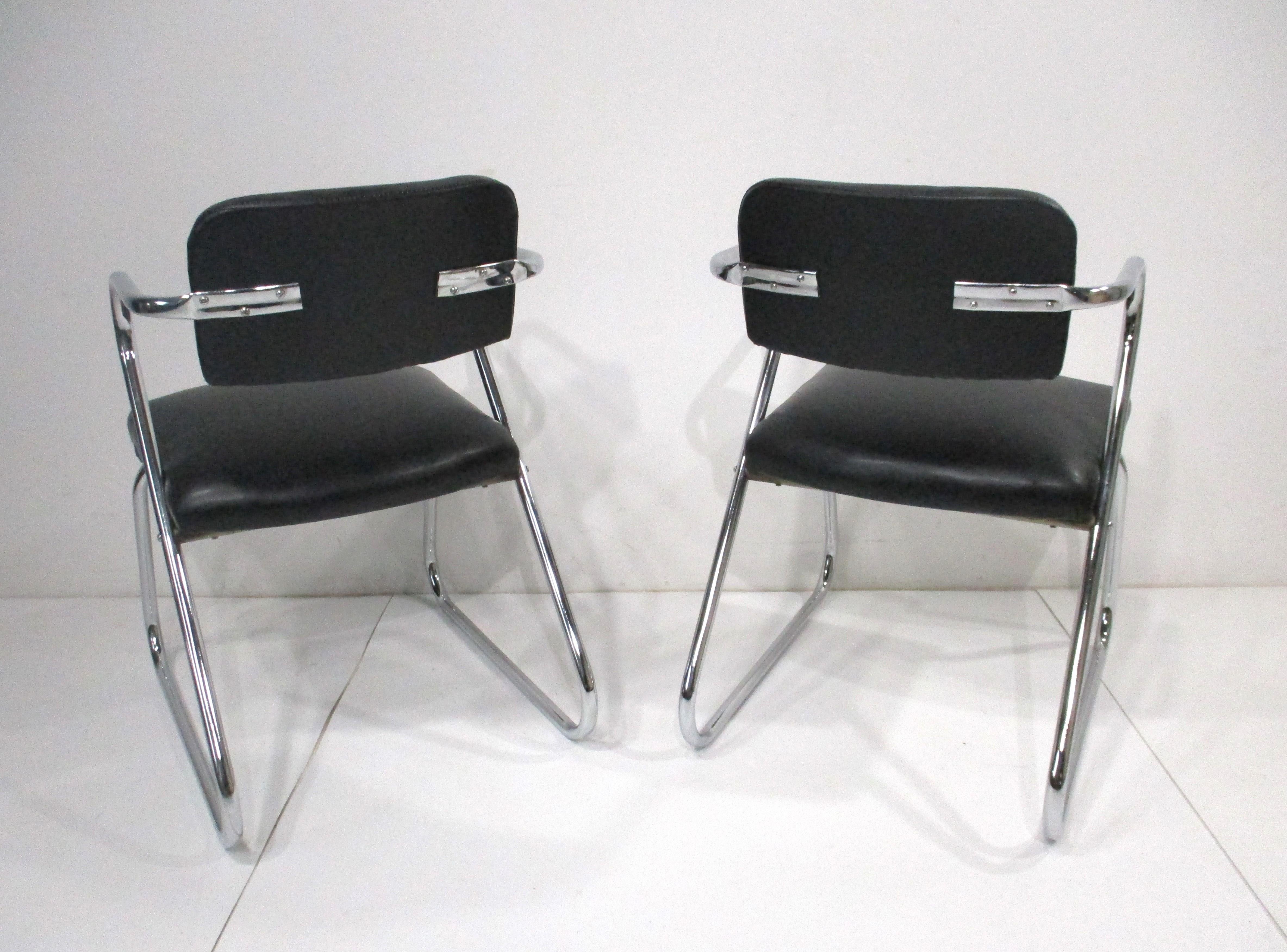 20th Century Gilbert Rohde Styled Art Deco Z Sitting Chairs (B) For Sale
