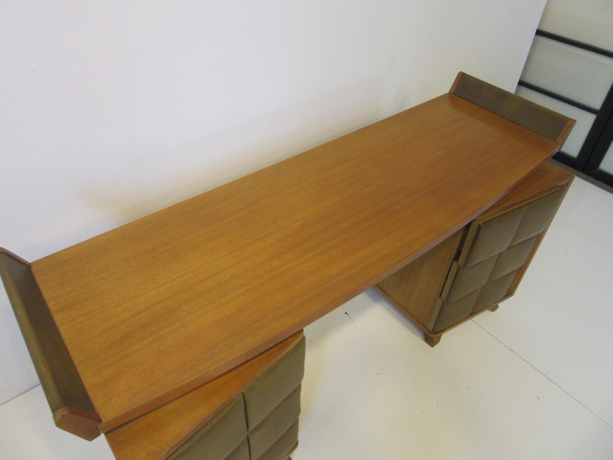 Gilbert Rohde Vanity / Desk for Herman Miller 2