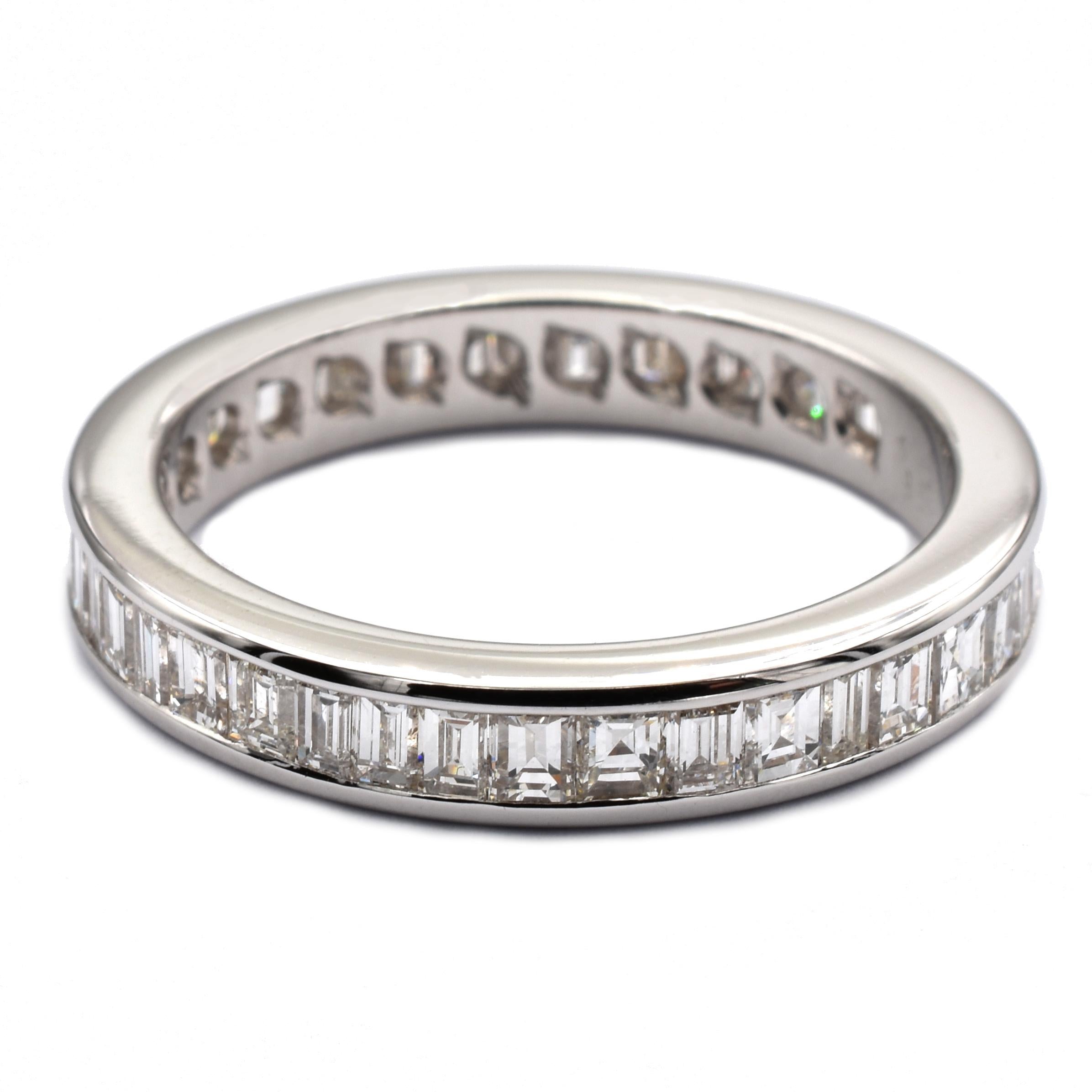 Gilberto Cassola 18Kt White Gold Eternity Ring with Baguette Diamonds.
Handmade in Italy in Our Athelier in Valenza (AL).
18Kt Gold g 4,15
F Color VVS Clarity Baguette Cut Diamonds Total Weight ct 1.71
This Ring is a Regular Size 53 (EU) and can be