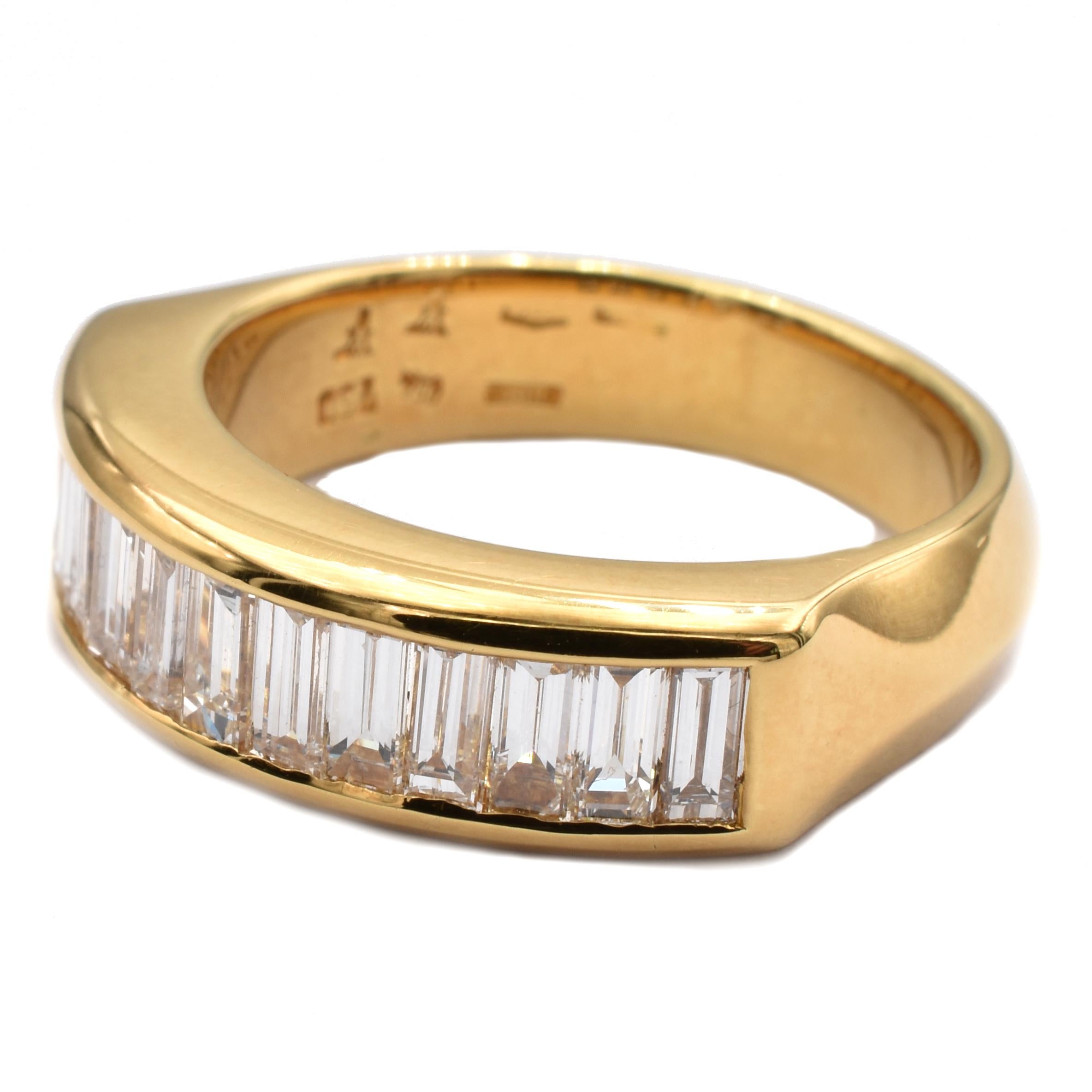 Contemporary Gilberto Cassola Baguette Diamonds Yellow Gold Ring Made in Italy For Sale