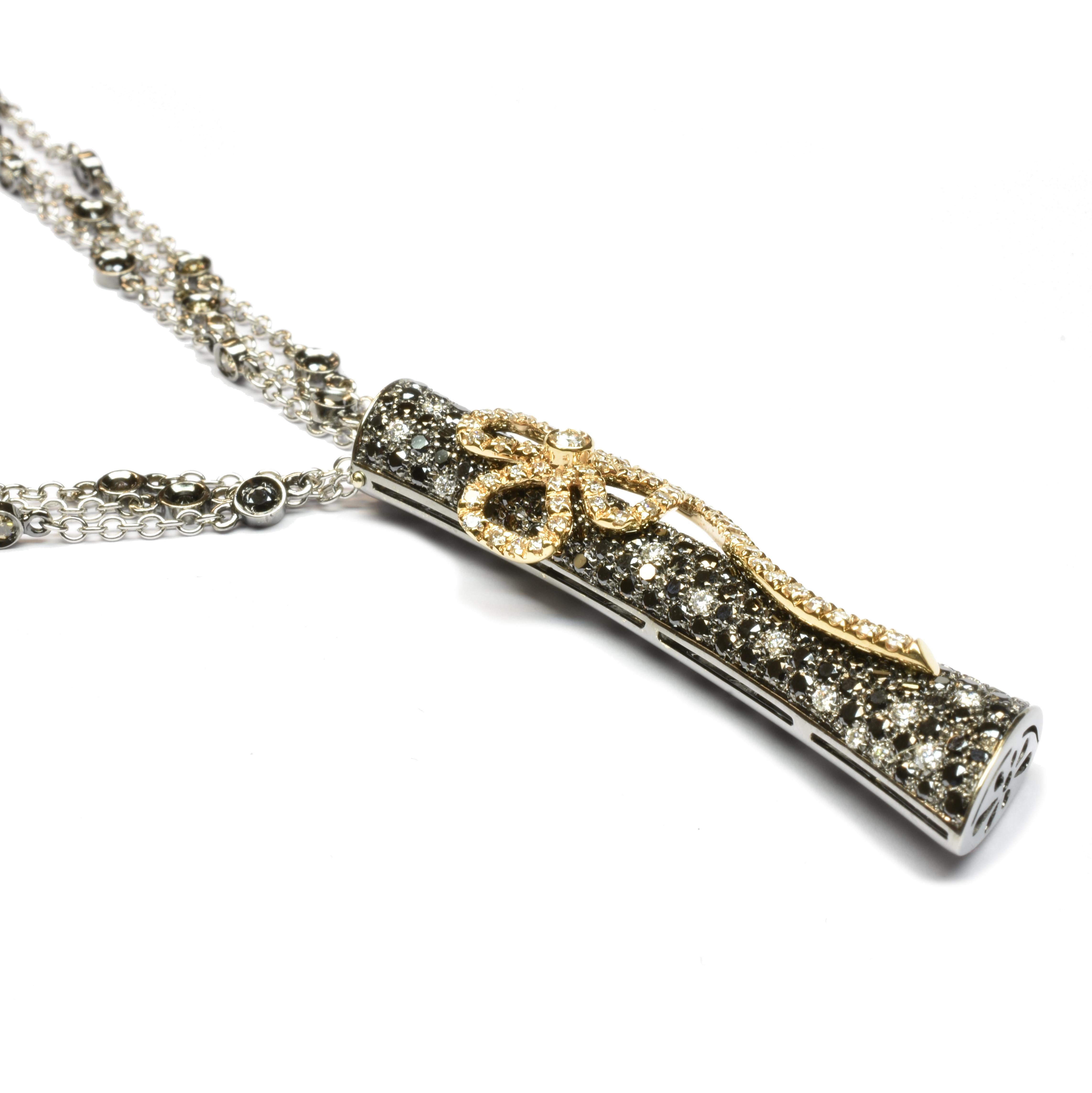 Halskette mit schwarzen und weißen Diamanten aus Schwarzgold Made in Italy (Zeitgenössisch) im Angebot