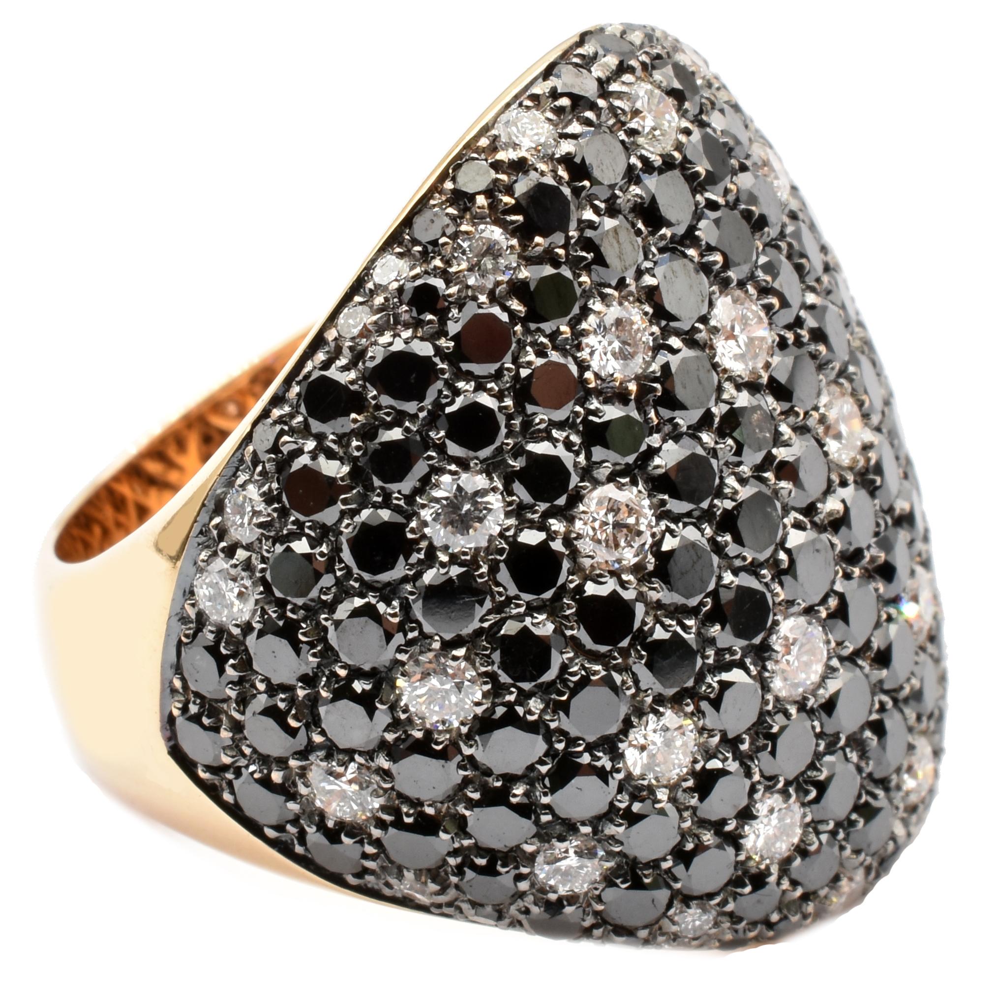 Gilberto Cassola Black and White Diamonds Rose Gold Ring Made in Italy For Sale 1