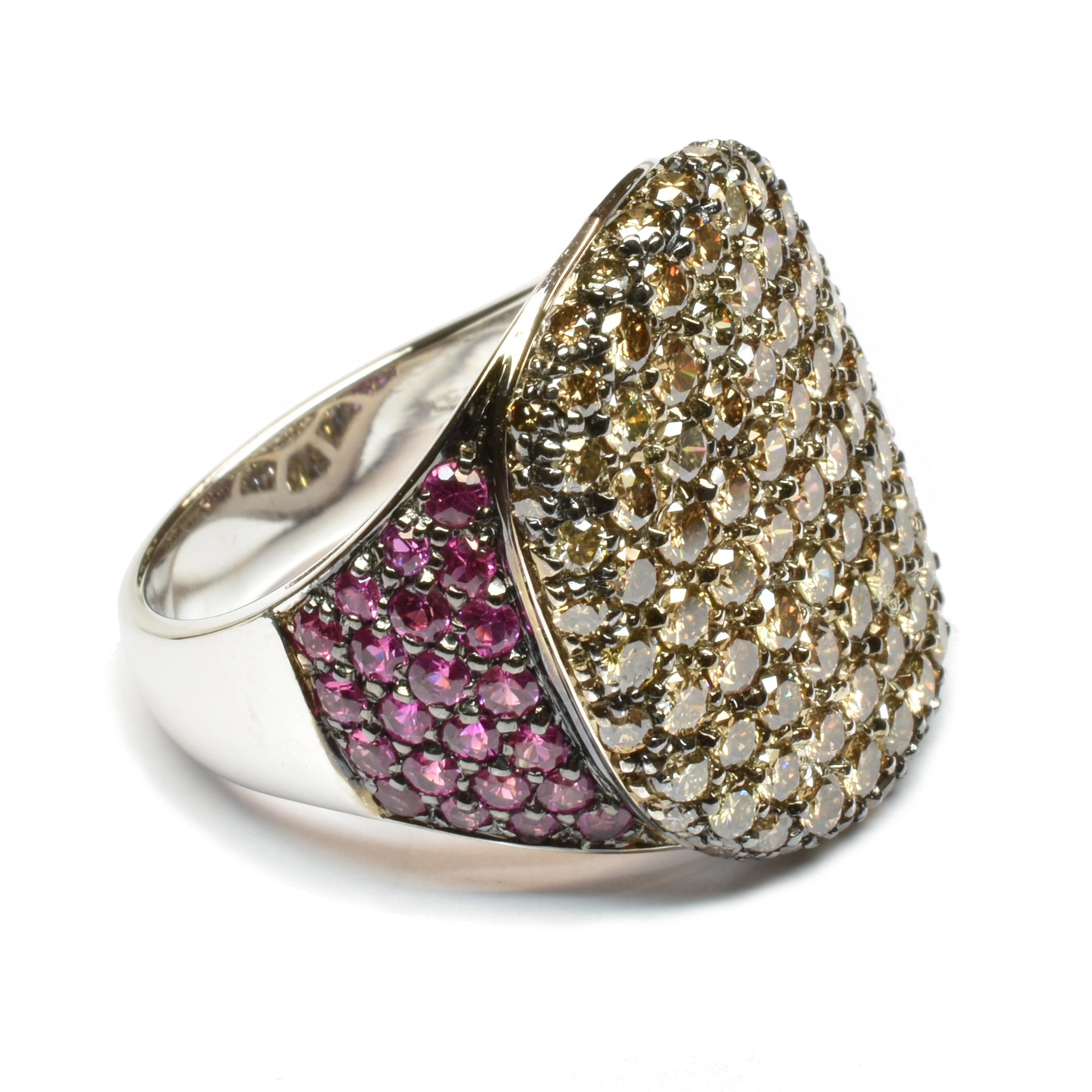 Gilberto Cassola 18Kt White Gold Ring with Champagne Diamonds and Bright Pink Rubies set on Black Rhodium Plated 18Kt Gold.
Handmade in our Atelier in Valenza AL.
A Classy and Elegant timeless Ring either for everyday use or for a special