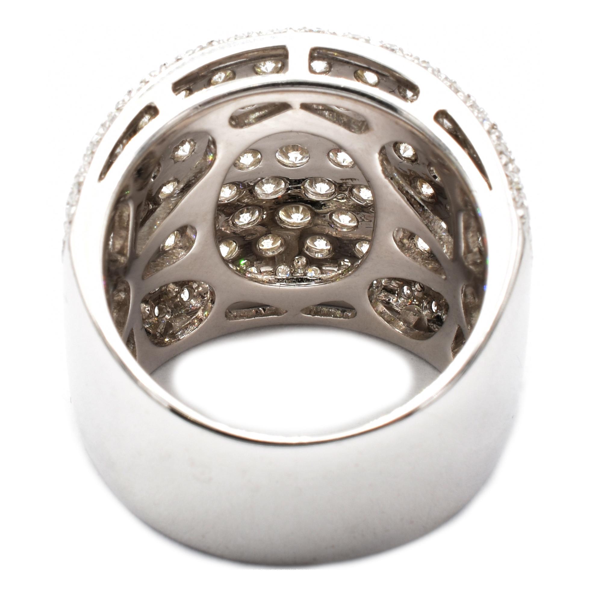 Round Cut Gilberto Cassola Diamond Paveè White Gold Ring Made in Italy For Sale