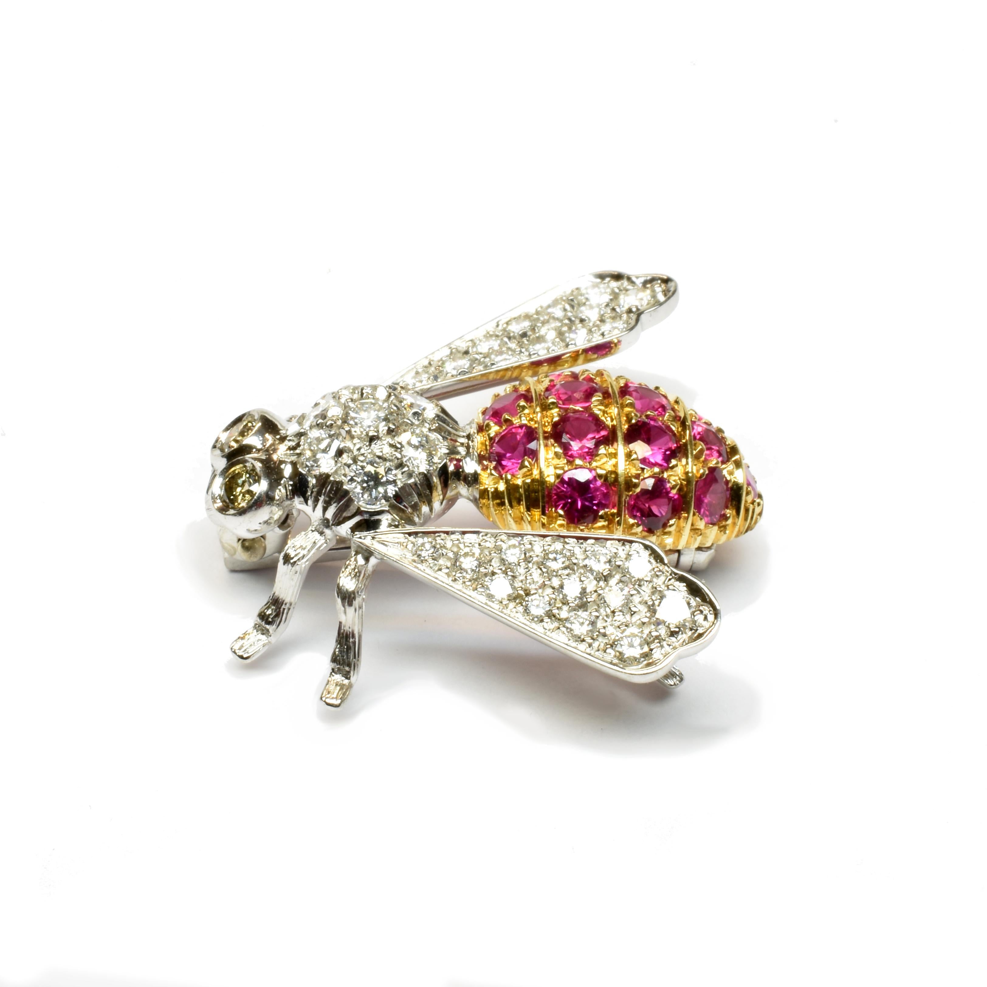 Contemporary Diamonds and Rubies Gold Bee Brooch Made in Italy